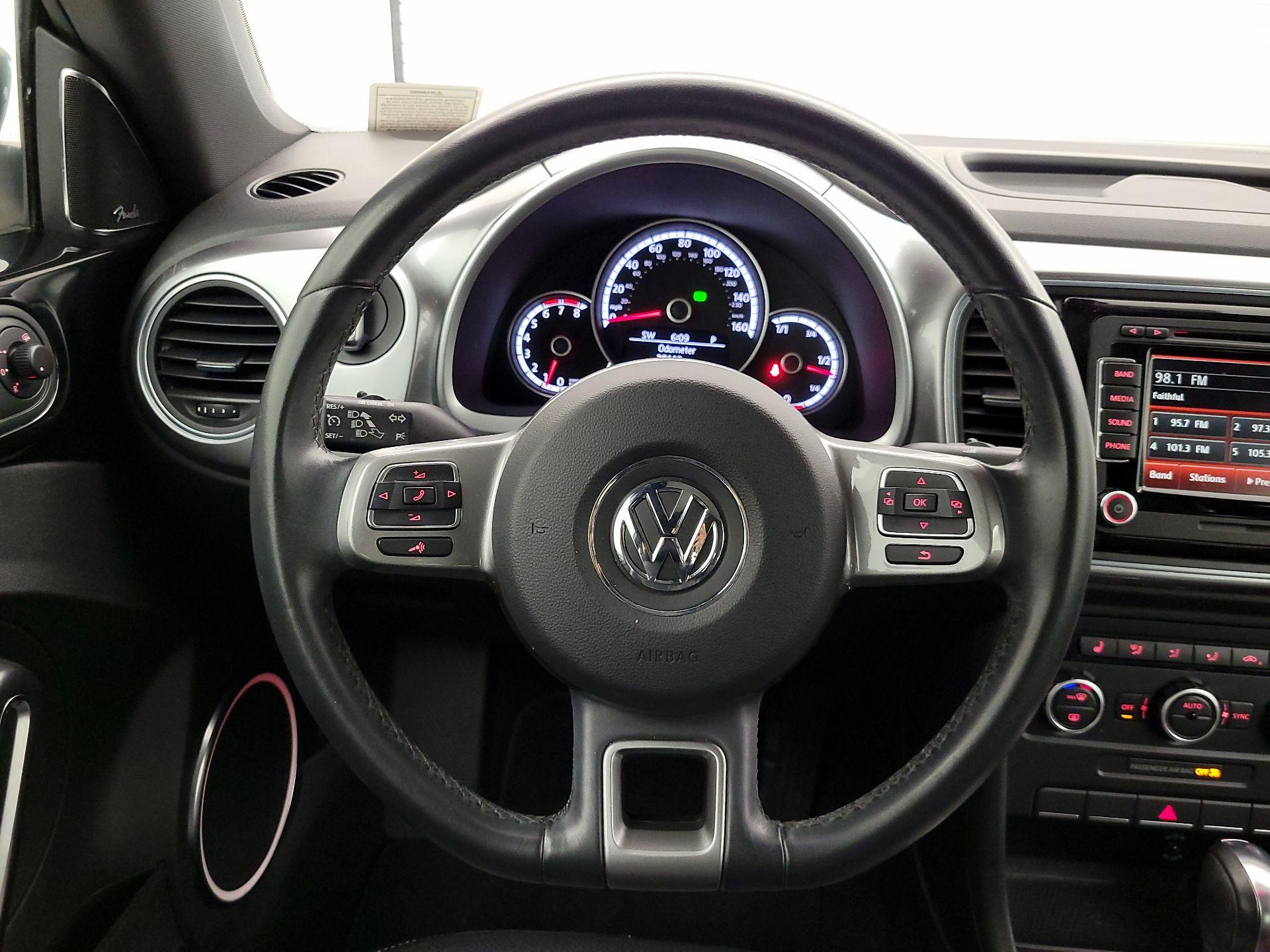 Thumbnail: 2014 Volkswagen Beetle - 10