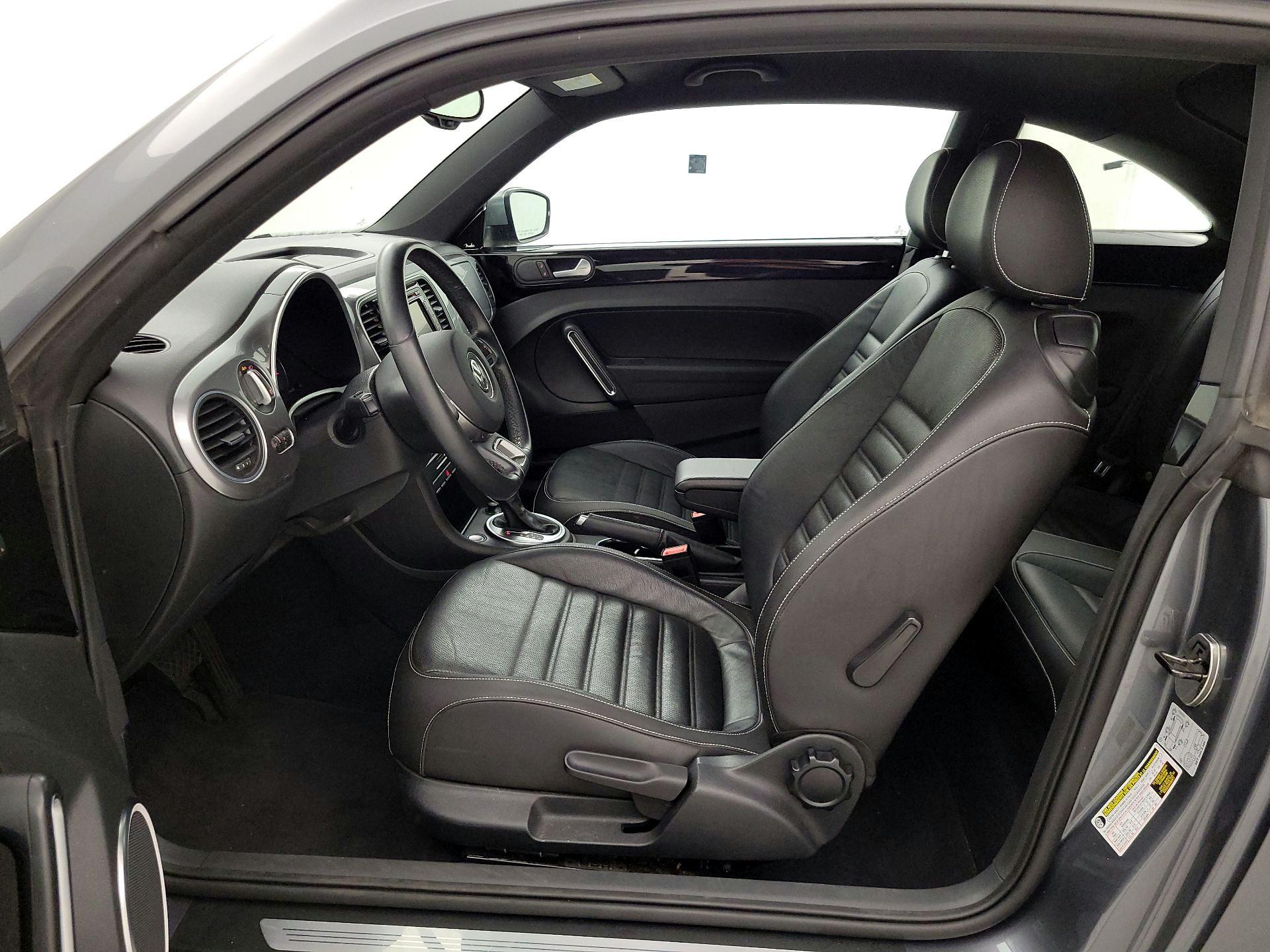 Thumbnail: 2014 Volkswagen Beetle - 11