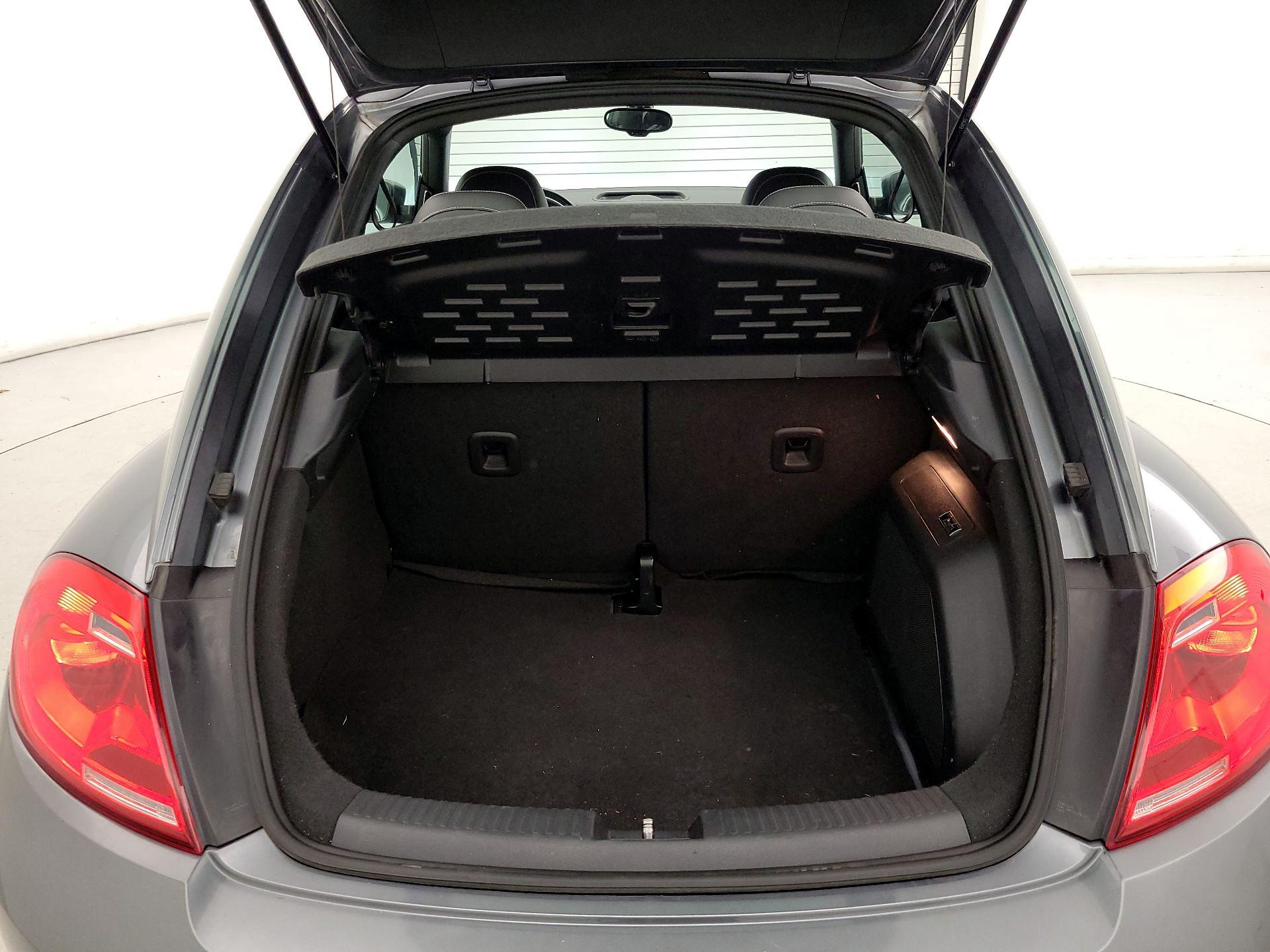 Thumbnail: 2014 Volkswagen Beetle - 19
