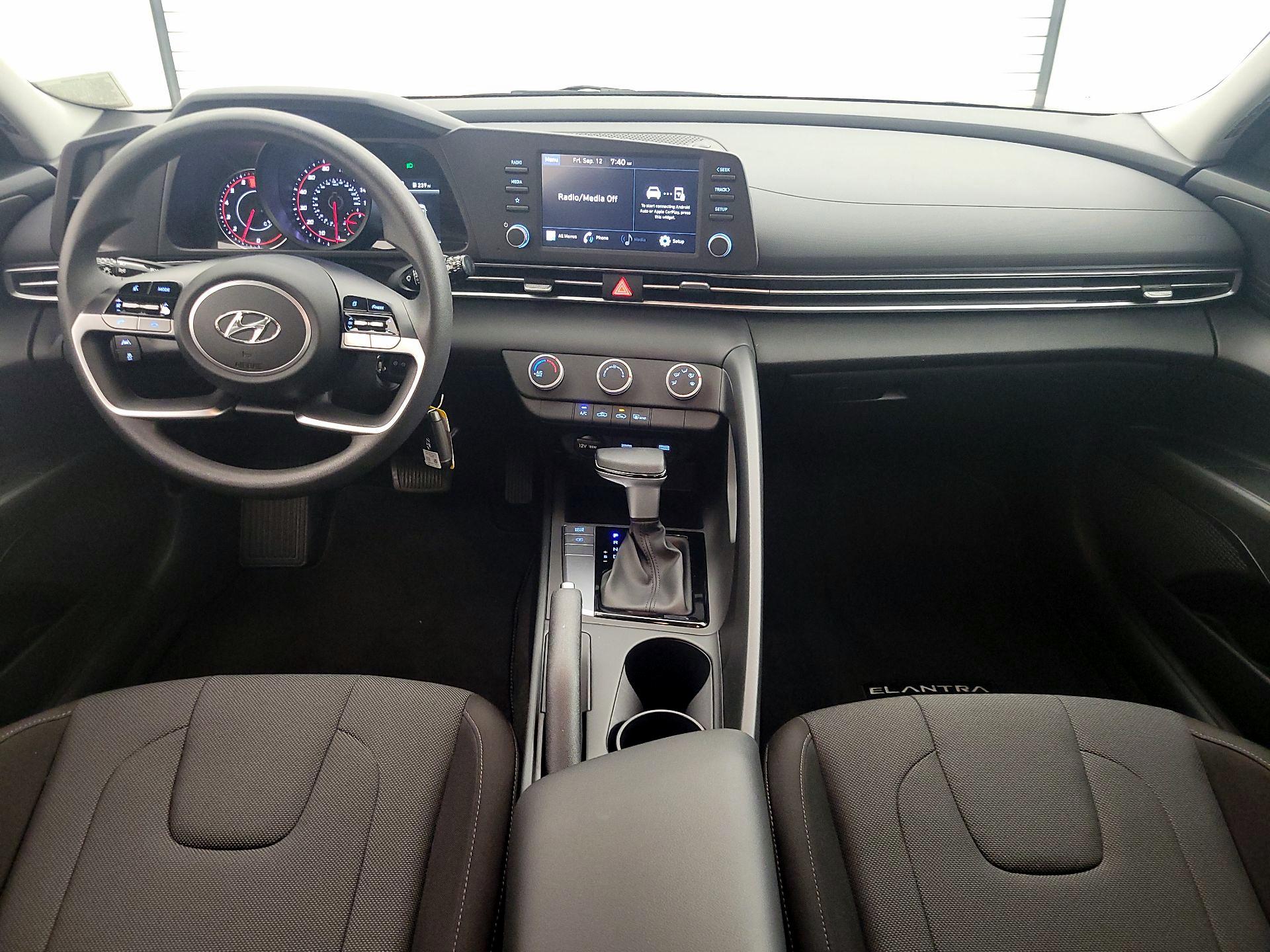 Thumbnail: 2022 Hyundai Elantra - 9