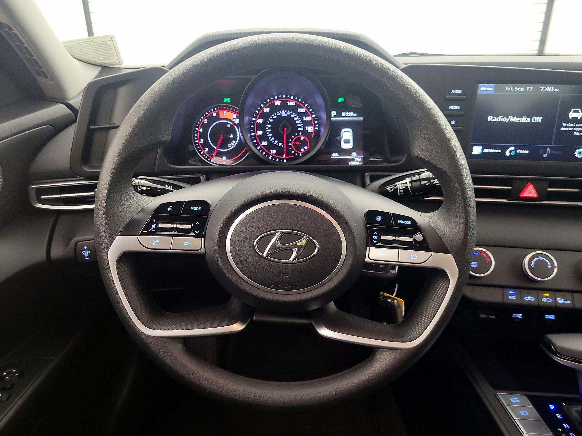 Thumbnail: 2022 Hyundai Elantra - 10
