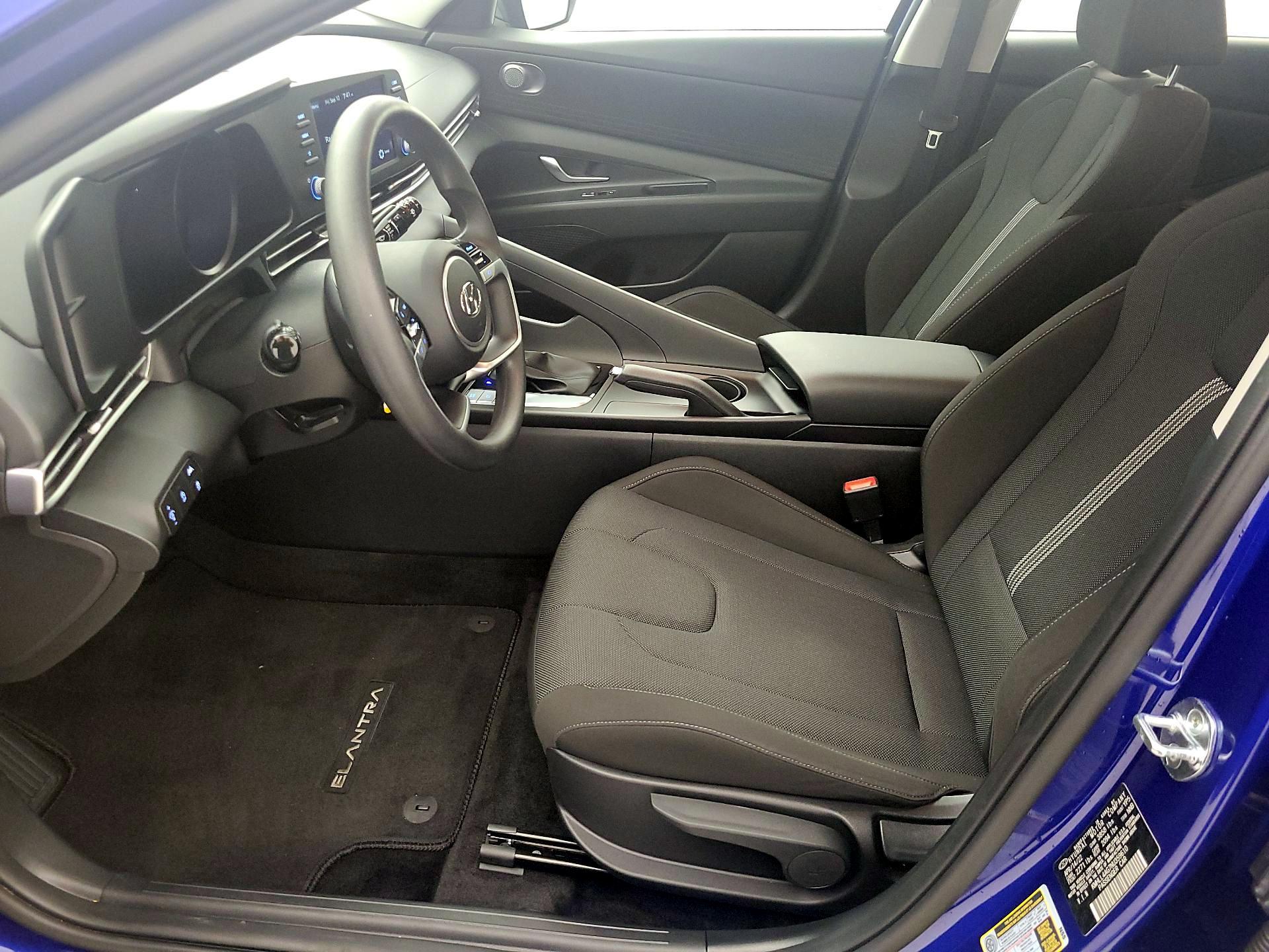 Thumbnail: 2022 Hyundai Elantra - 11