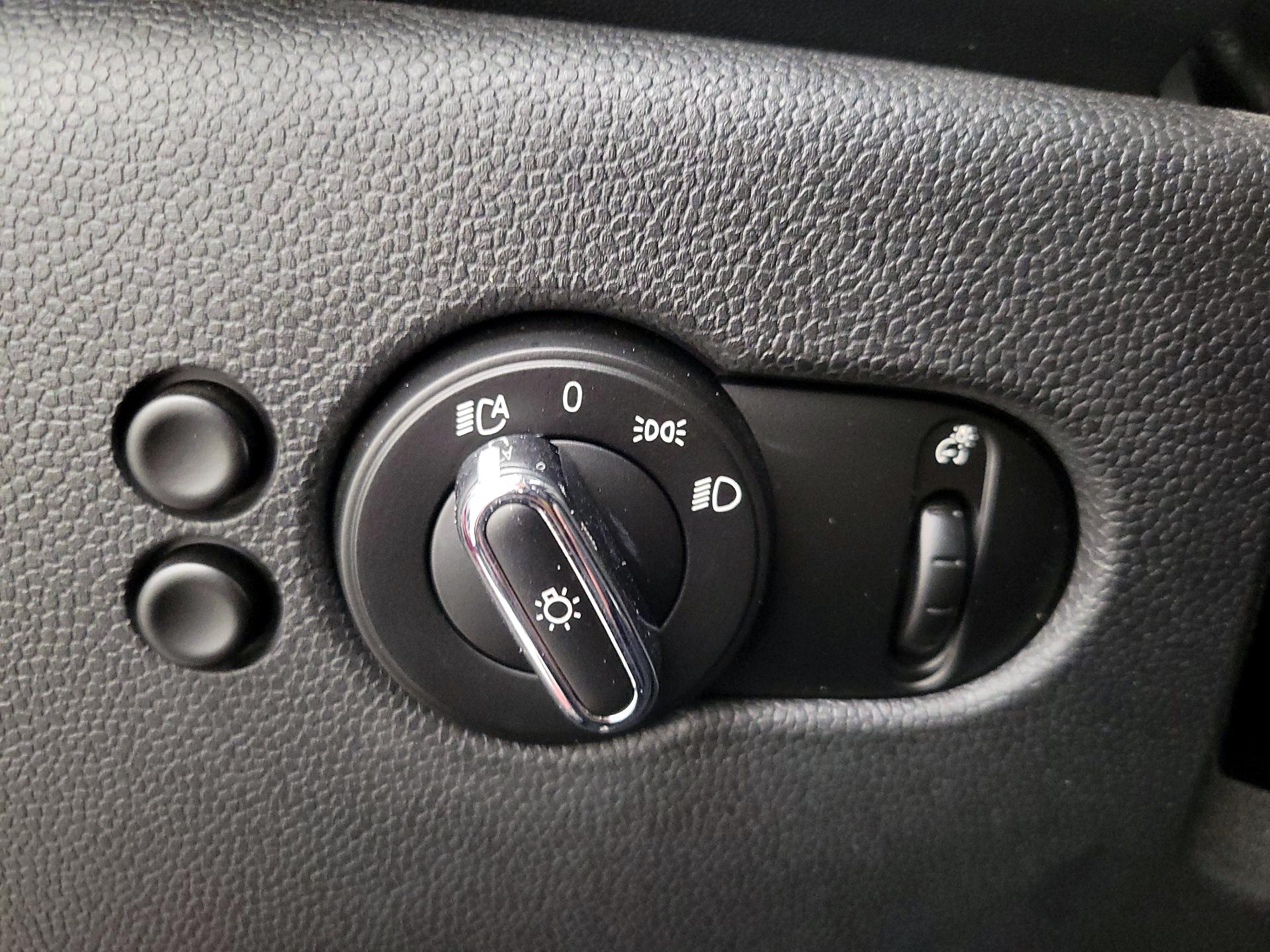 Thumbnail: 2019 MINI Cooper Hardtop - 13
