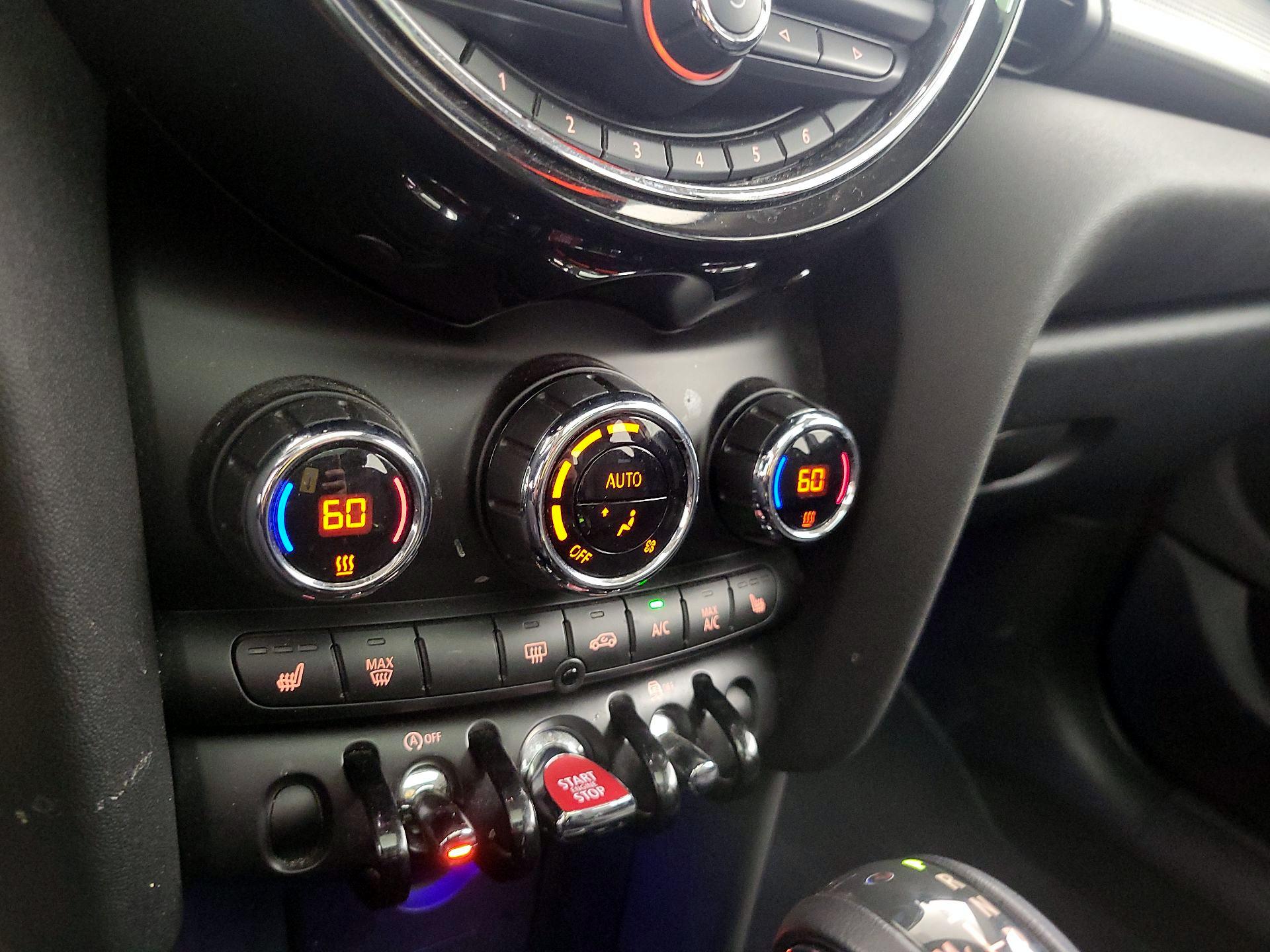 Thumbnail: 2019 MINI Cooper Hardtop - 16