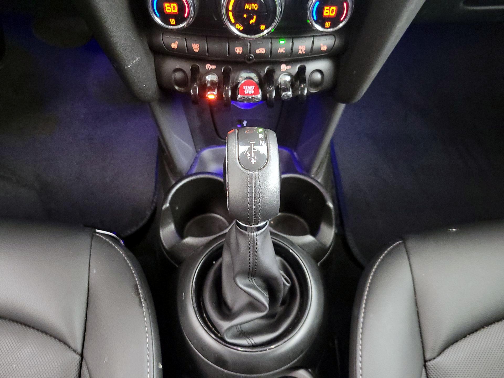 Thumbnail: 2019 MINI Cooper Hardtop - 17
