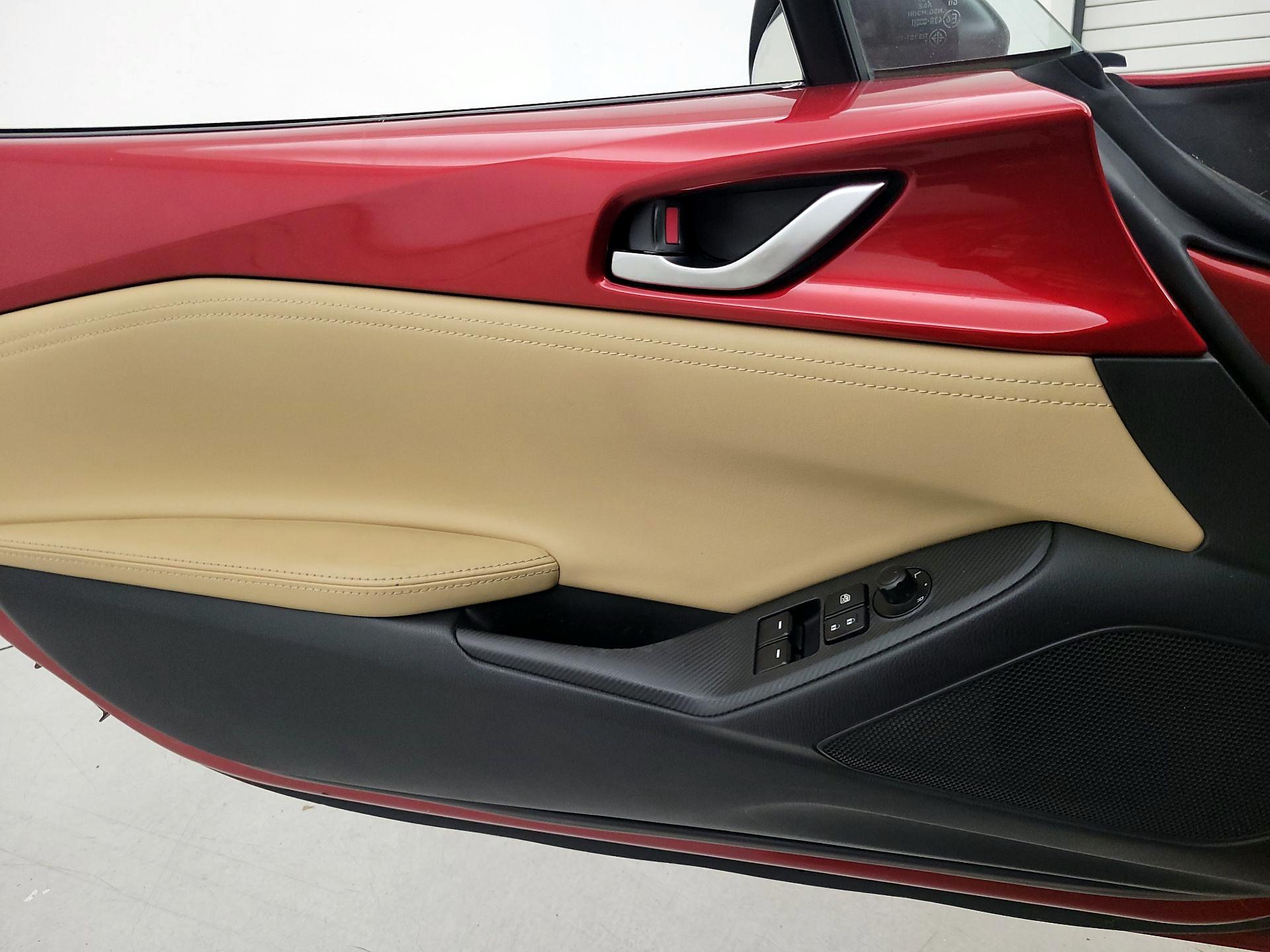 Thumbnail: 2016 Mazda MX-5 Miata - 12