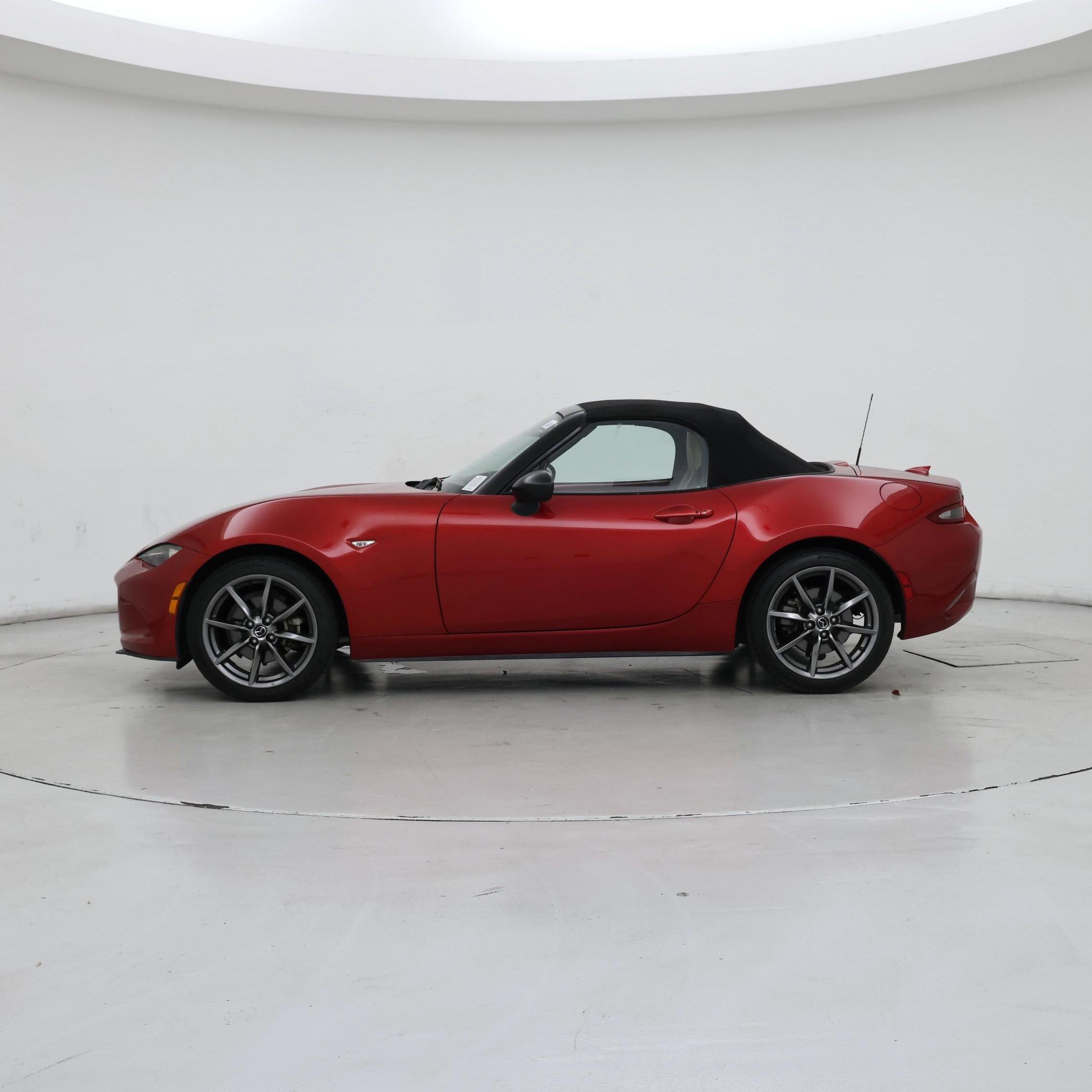 Thumbnail: 2016 Mazda MX-5 Miata - 3