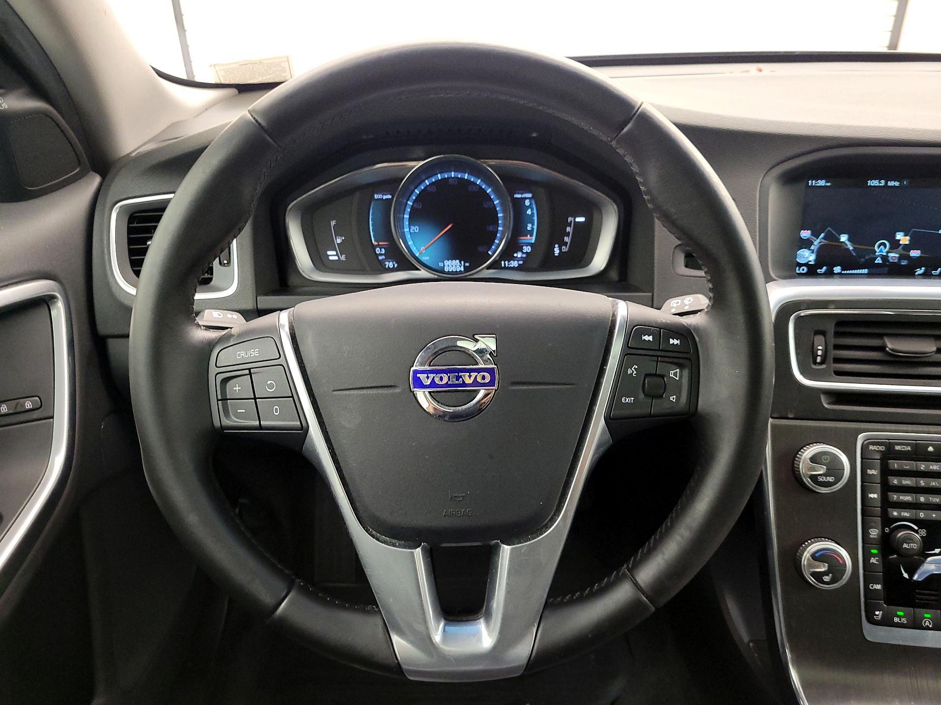 Thumbnail: 2016 Volvo V60 - 10