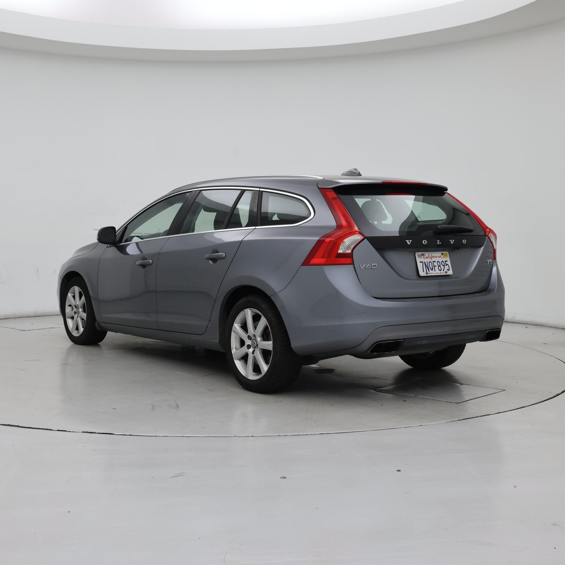 Thumbnail: 2016 Volvo V60 - 2
