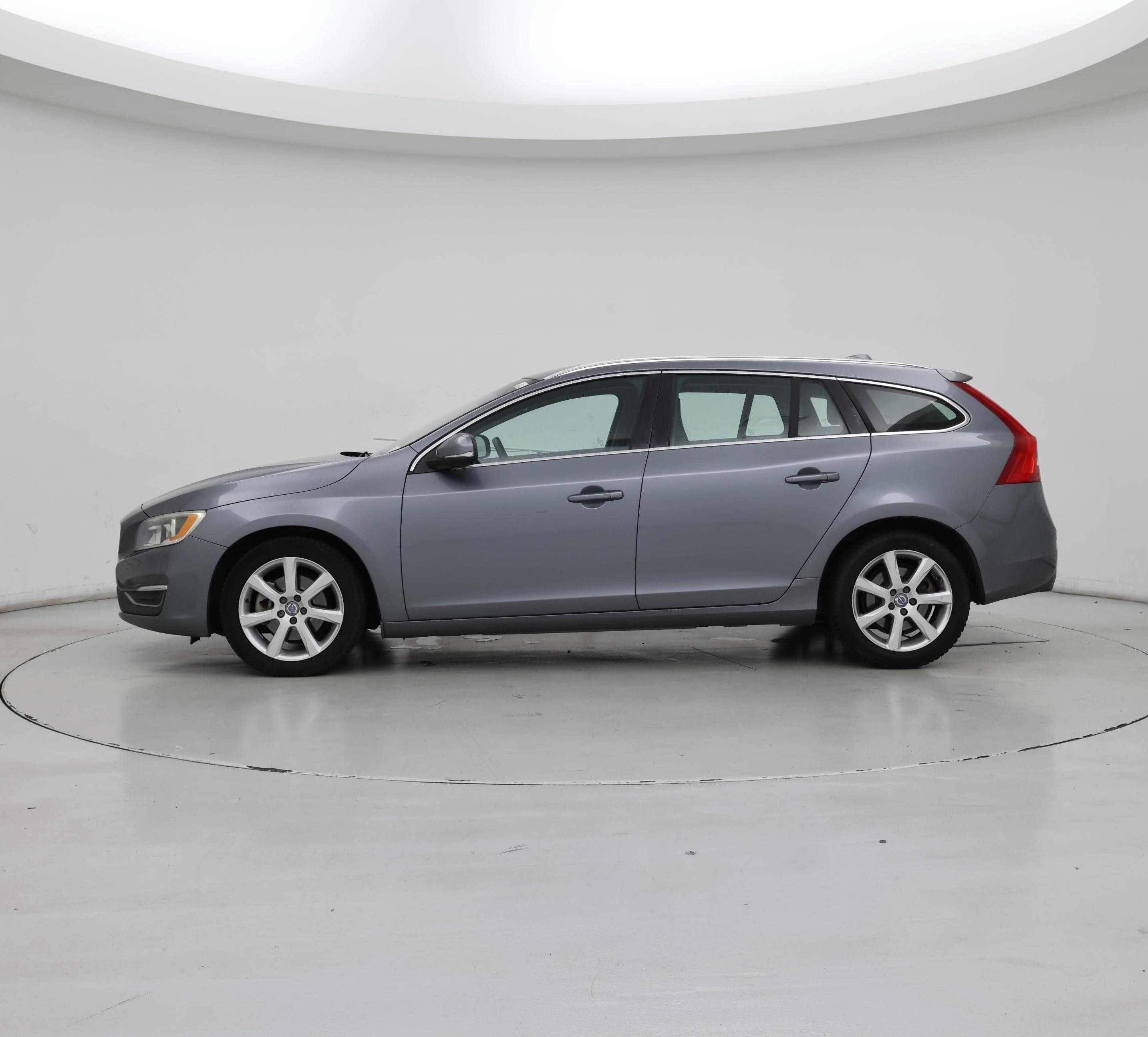 Thumbnail: 2016 Volvo V60 - 3