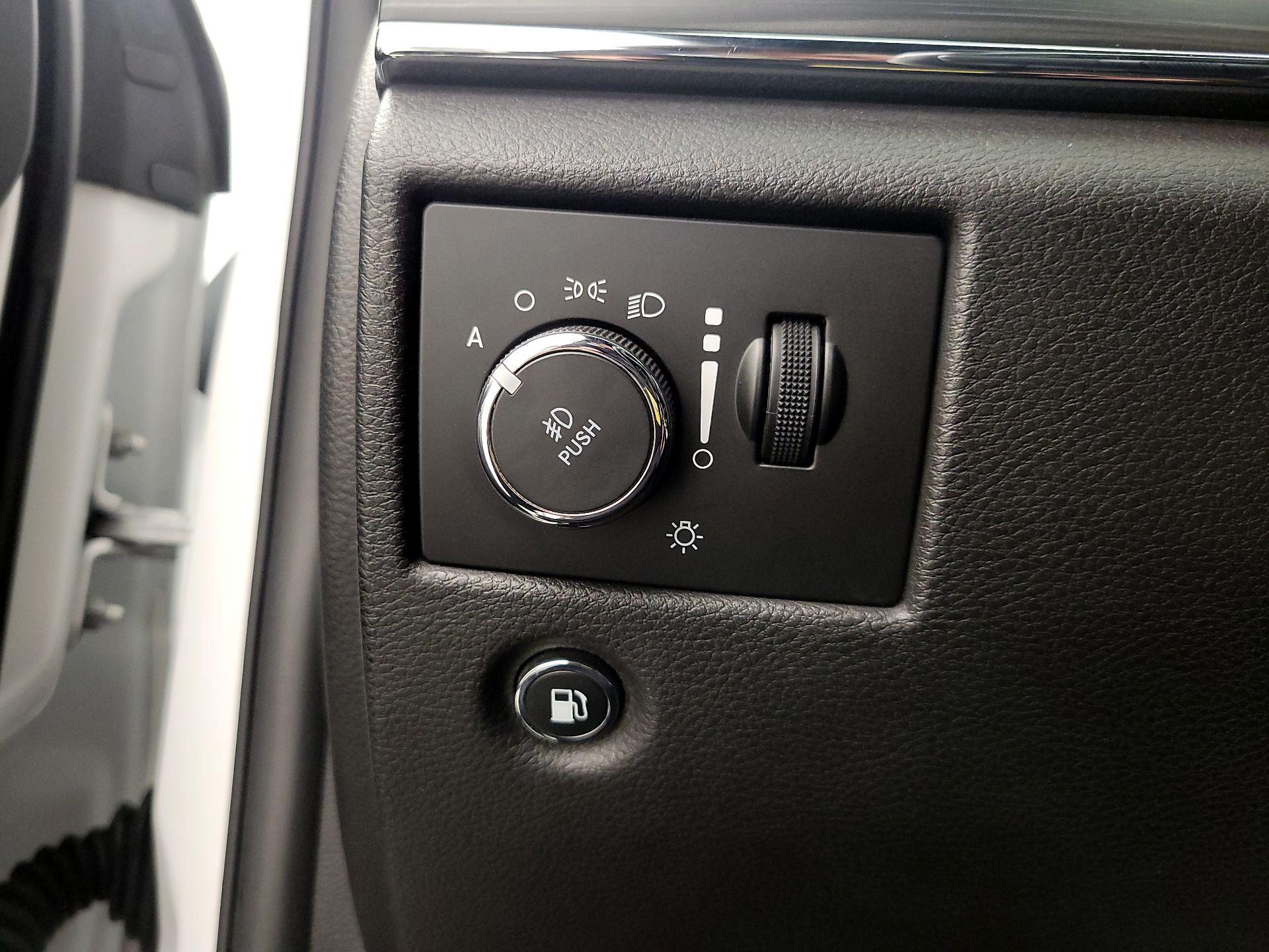 Thumbnail: 2019 Jeep Grand Cherokee - 13