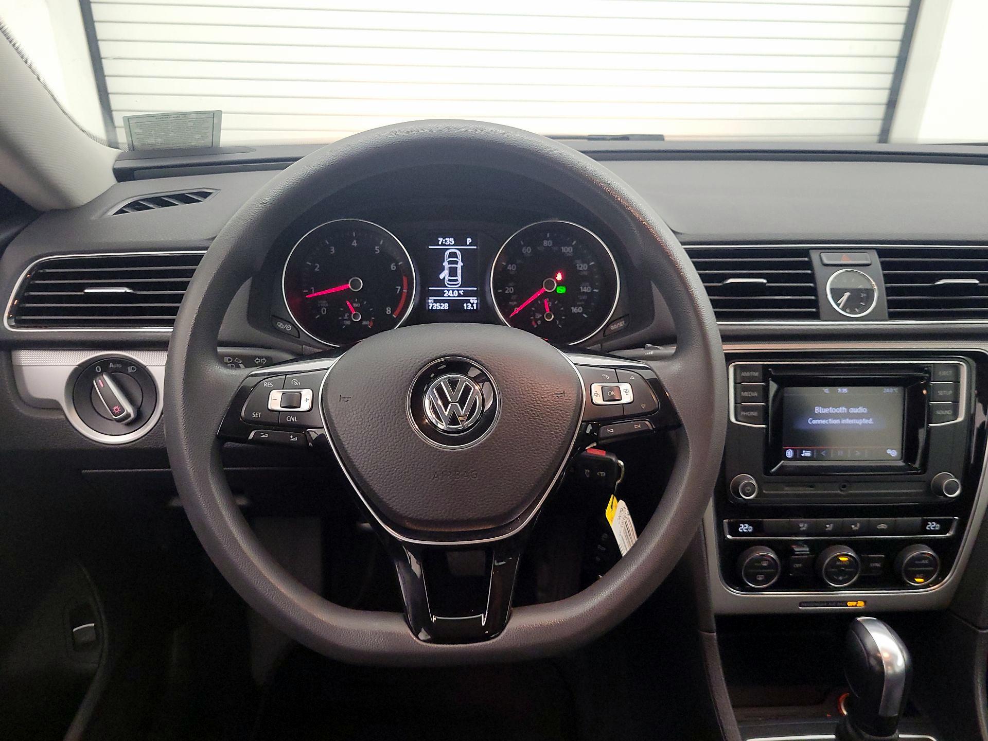 Thumbnail: 2016 Volkswagen Passat - 10