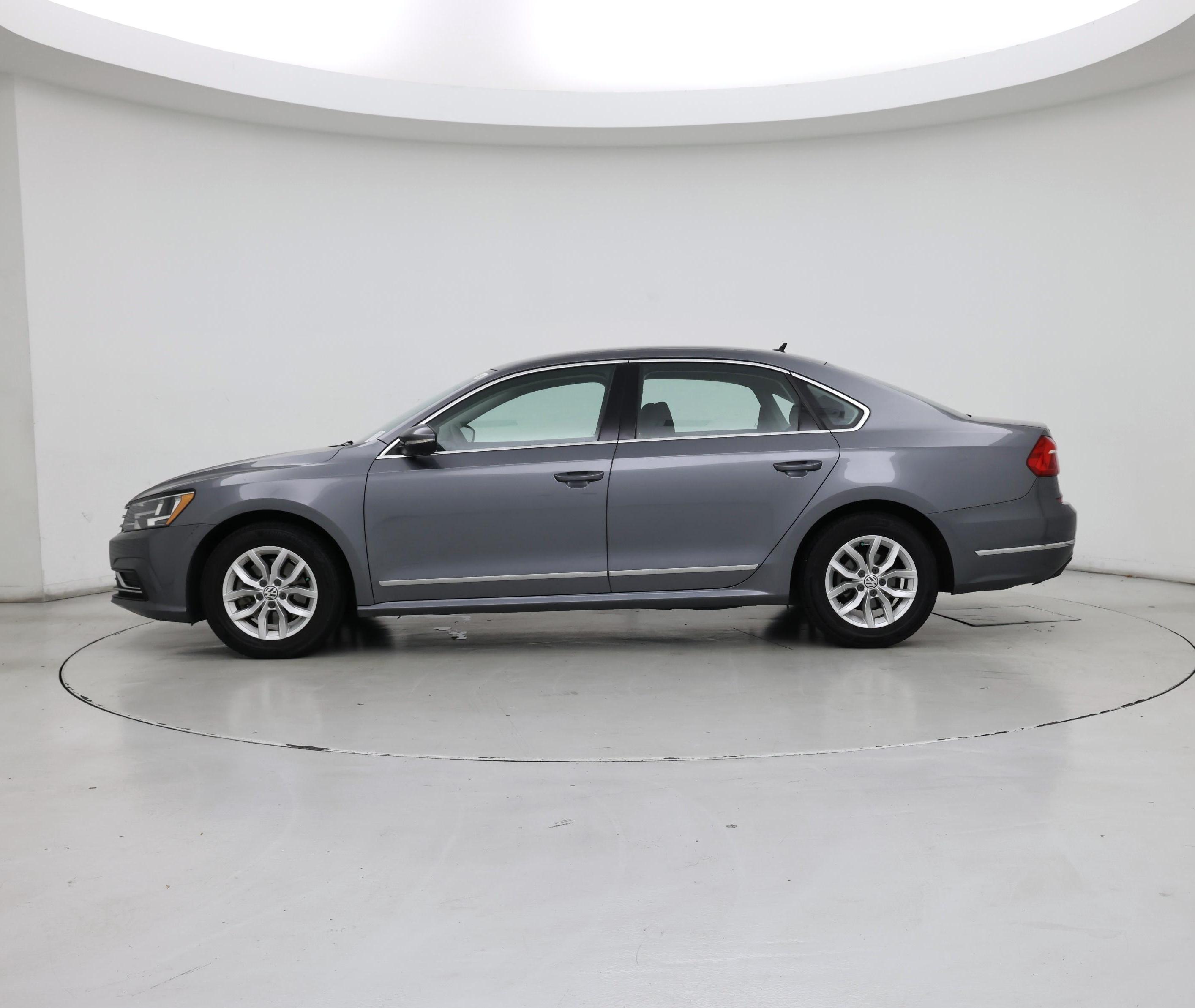 Thumbnail: 2016 Volkswagen Passat - 3