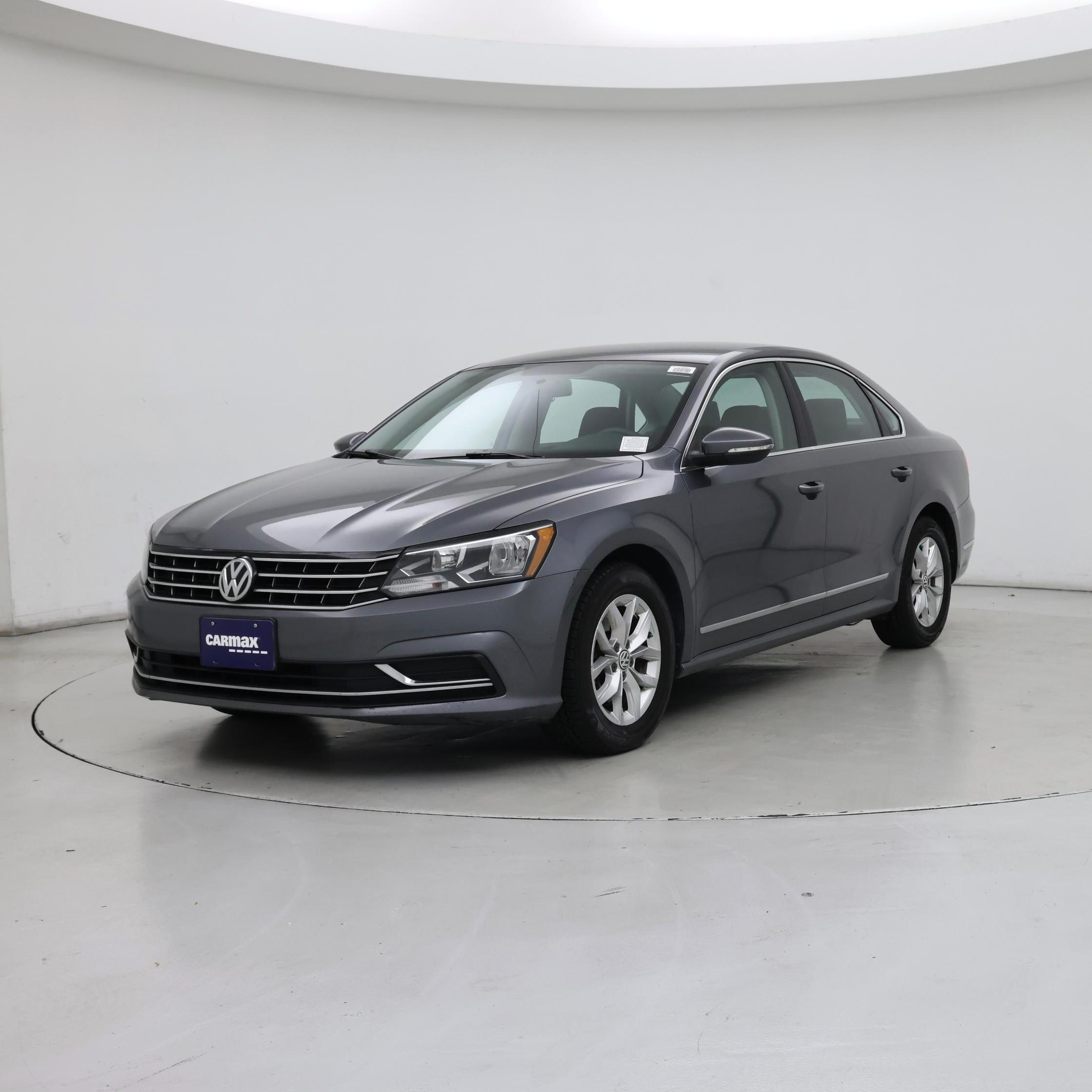 Thumbnail: 2016 Volkswagen Passat - 4