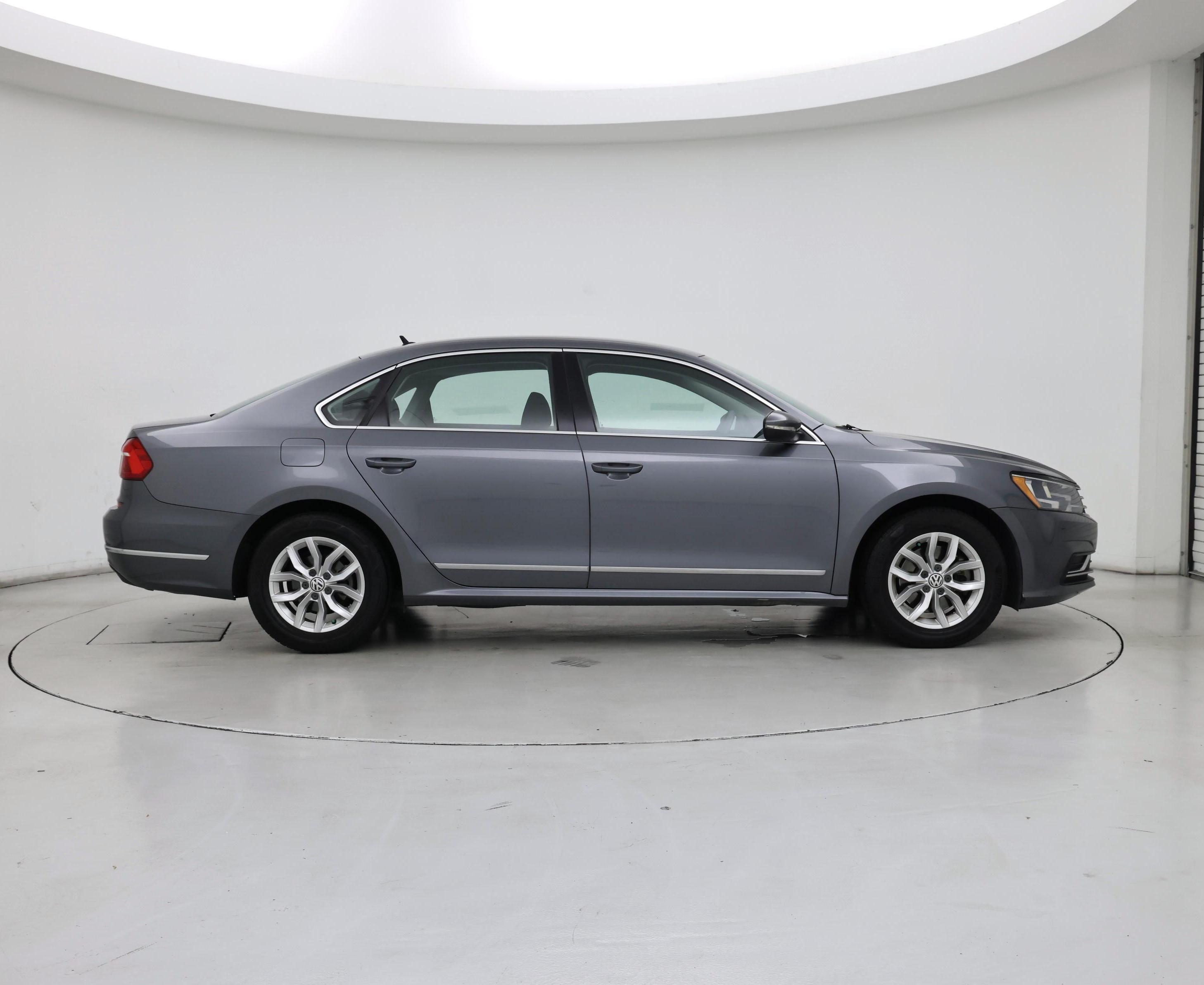 Thumbnail: 2016 Volkswagen Passat - 7