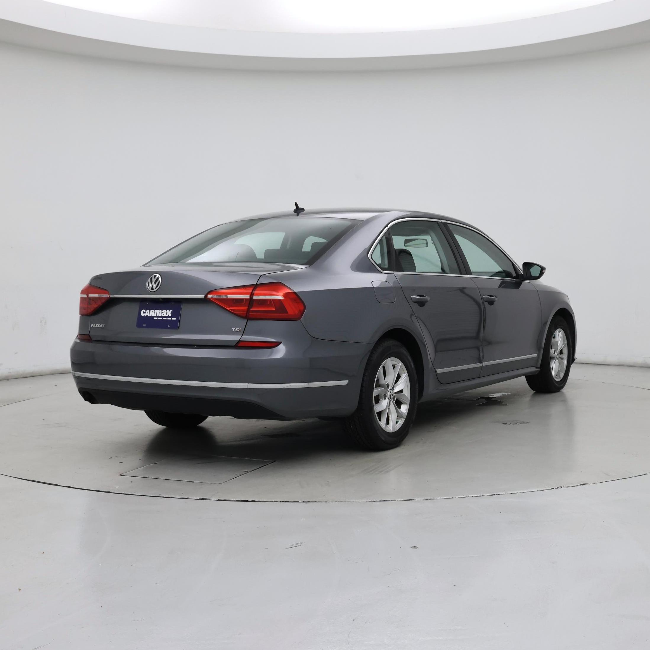 Thumbnail: 2016 Volkswagen Passat - 8