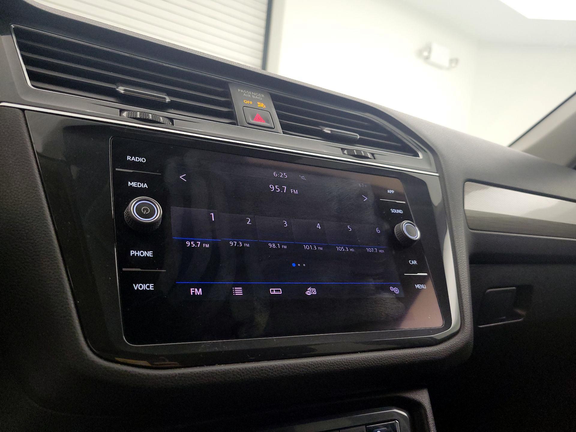 Thumbnail: 2019 Volkswagen Tiguan - 15