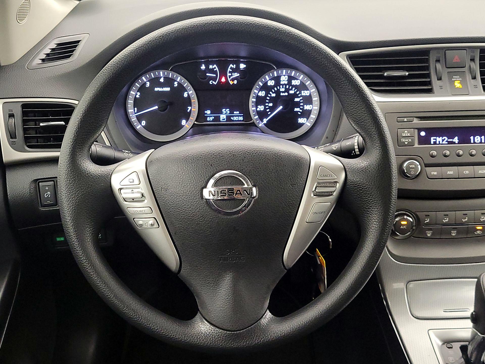 Thumbnail: 2014 Nissan Sentra - 10