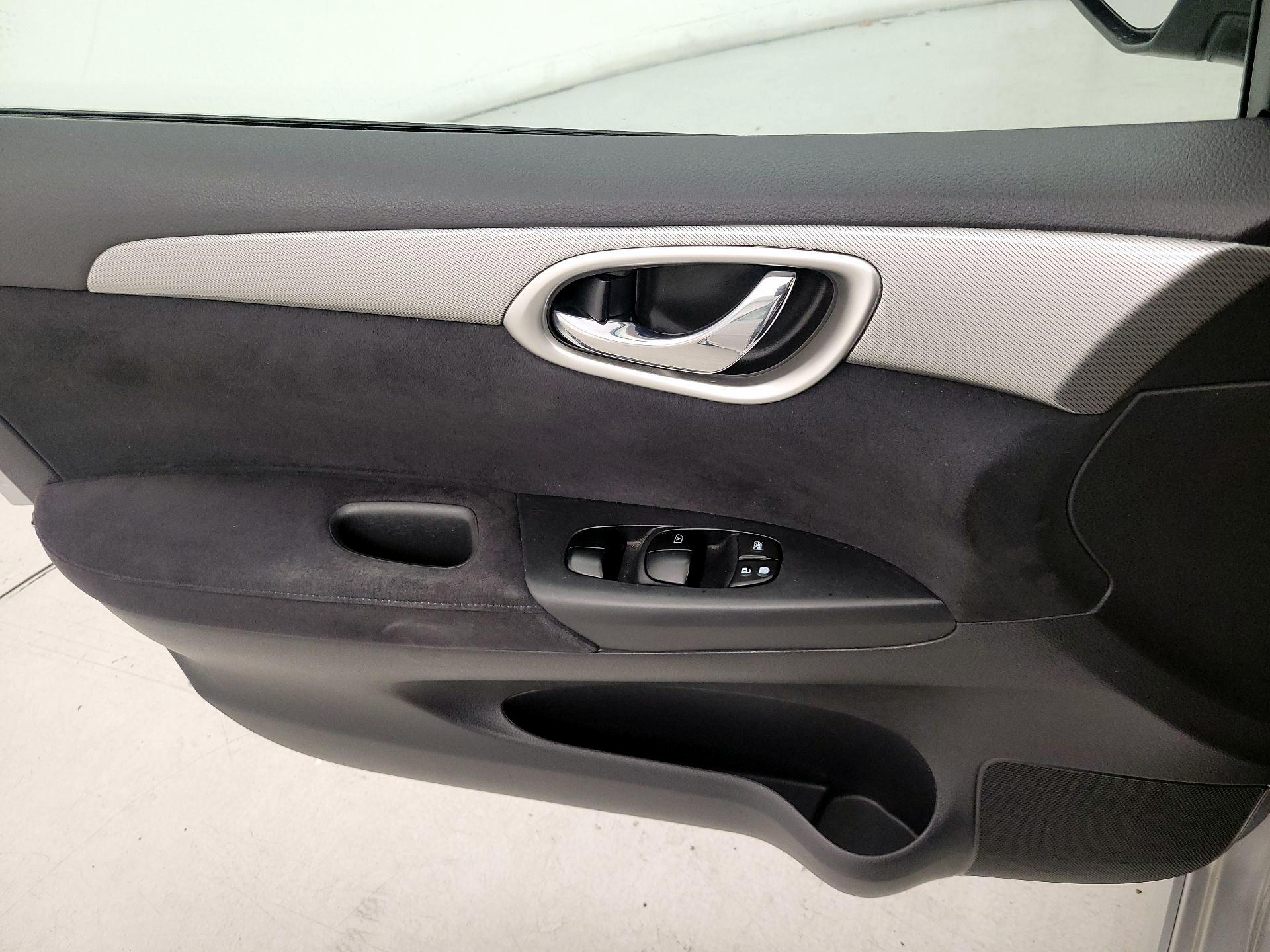 Thumbnail: 2014 Nissan Sentra - 12