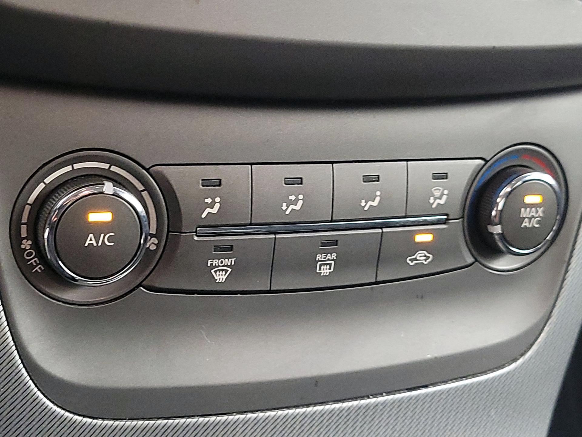 Thumbnail: 2014 Nissan Sentra - 15