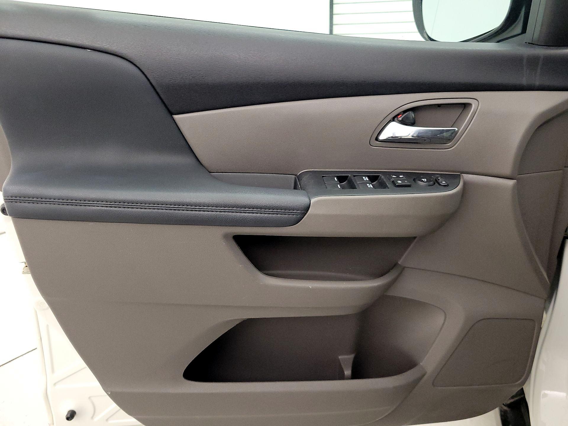 Thumbnail: 2016 Honda Odyssey - 12