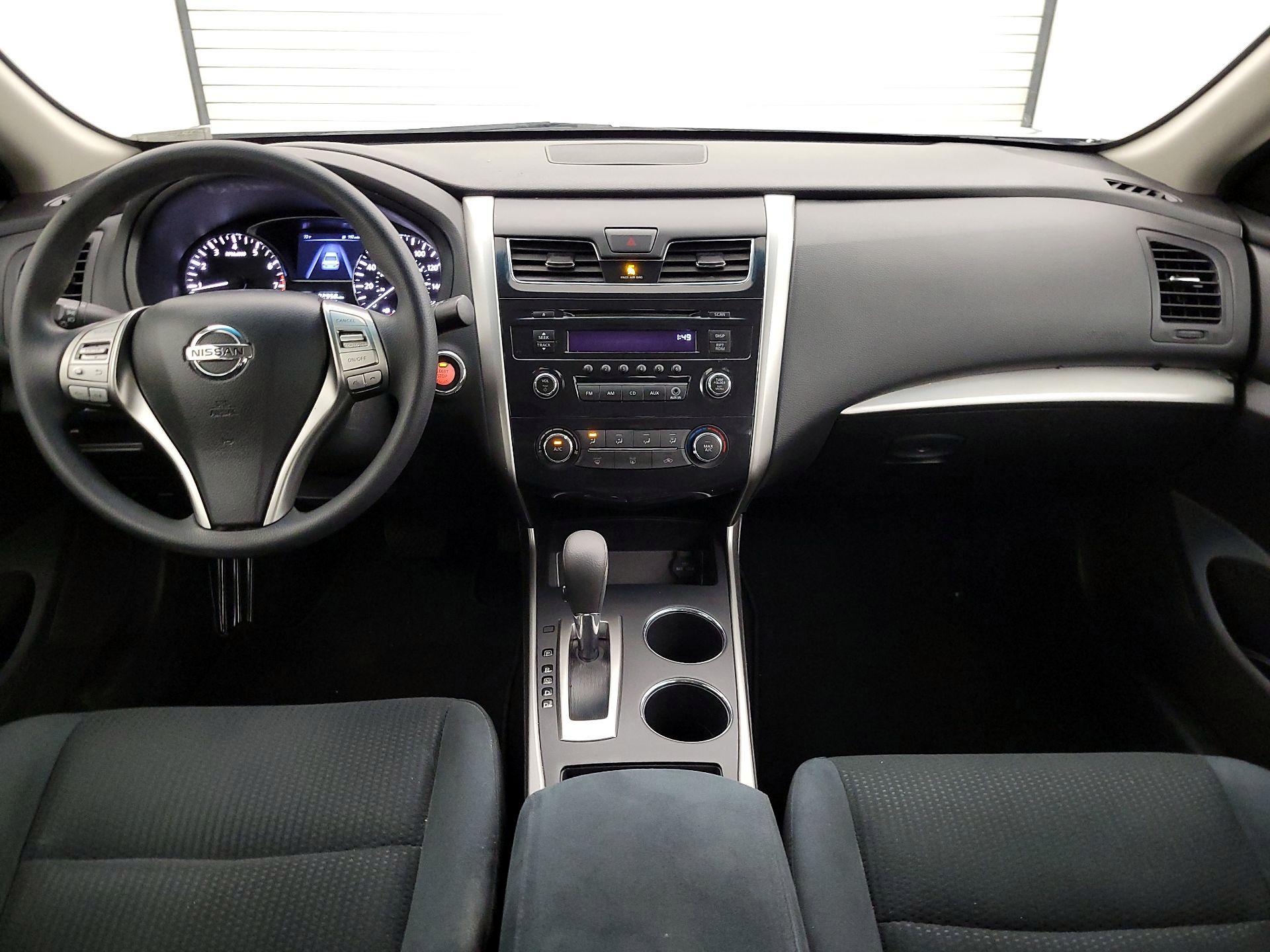 Thumbnail: 2015 Nissan Altima - 9