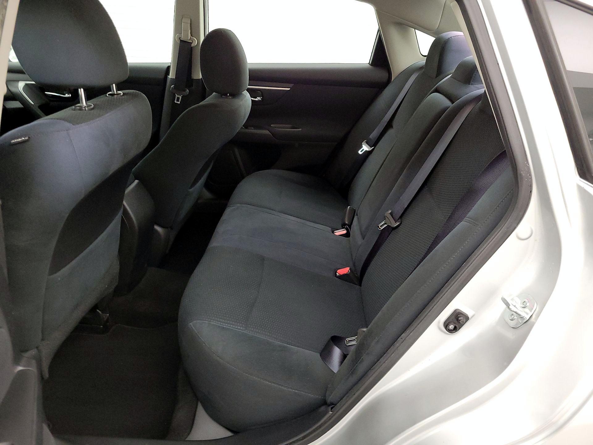 Thumbnail: 2015 Nissan Altima - 18