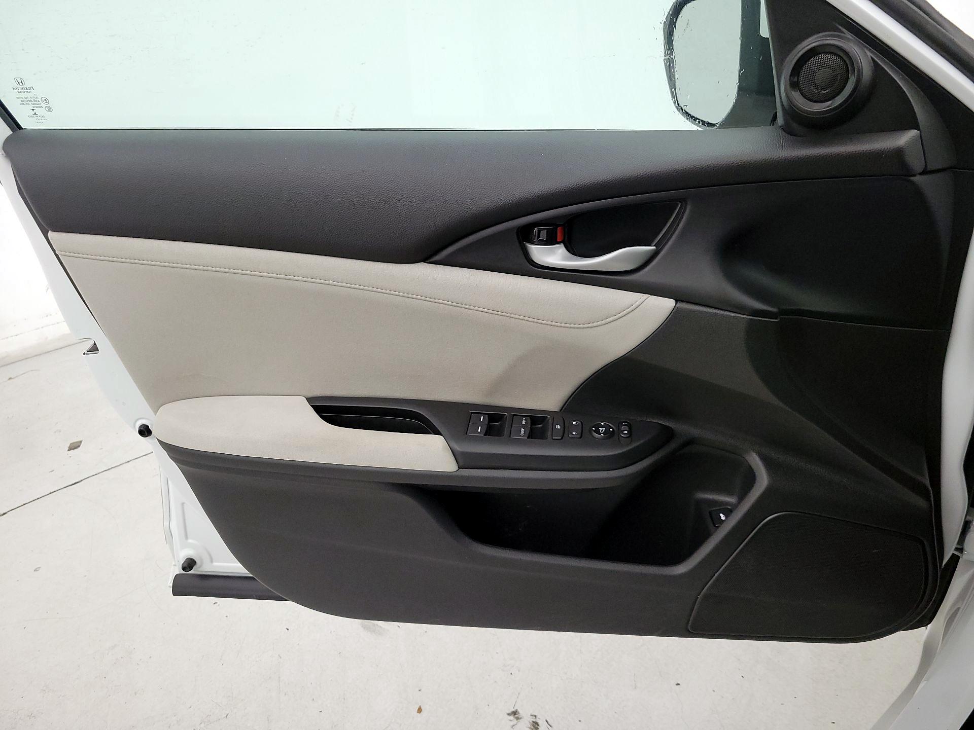 Thumbnail: 2022 Honda Insight - 12