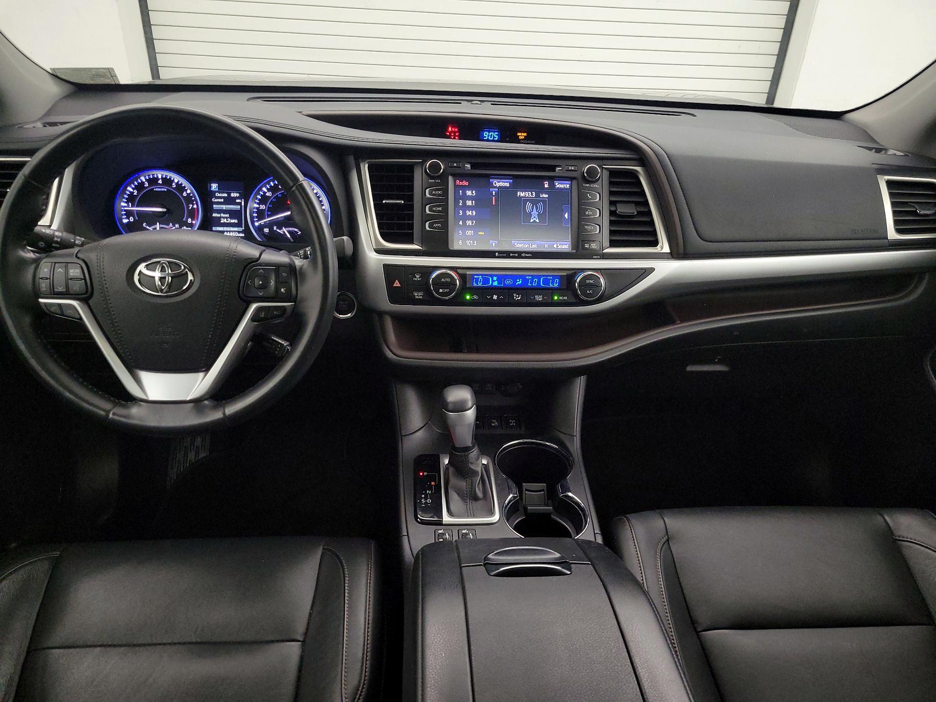 Thumbnail: 2017 Toyota Highlander - 9