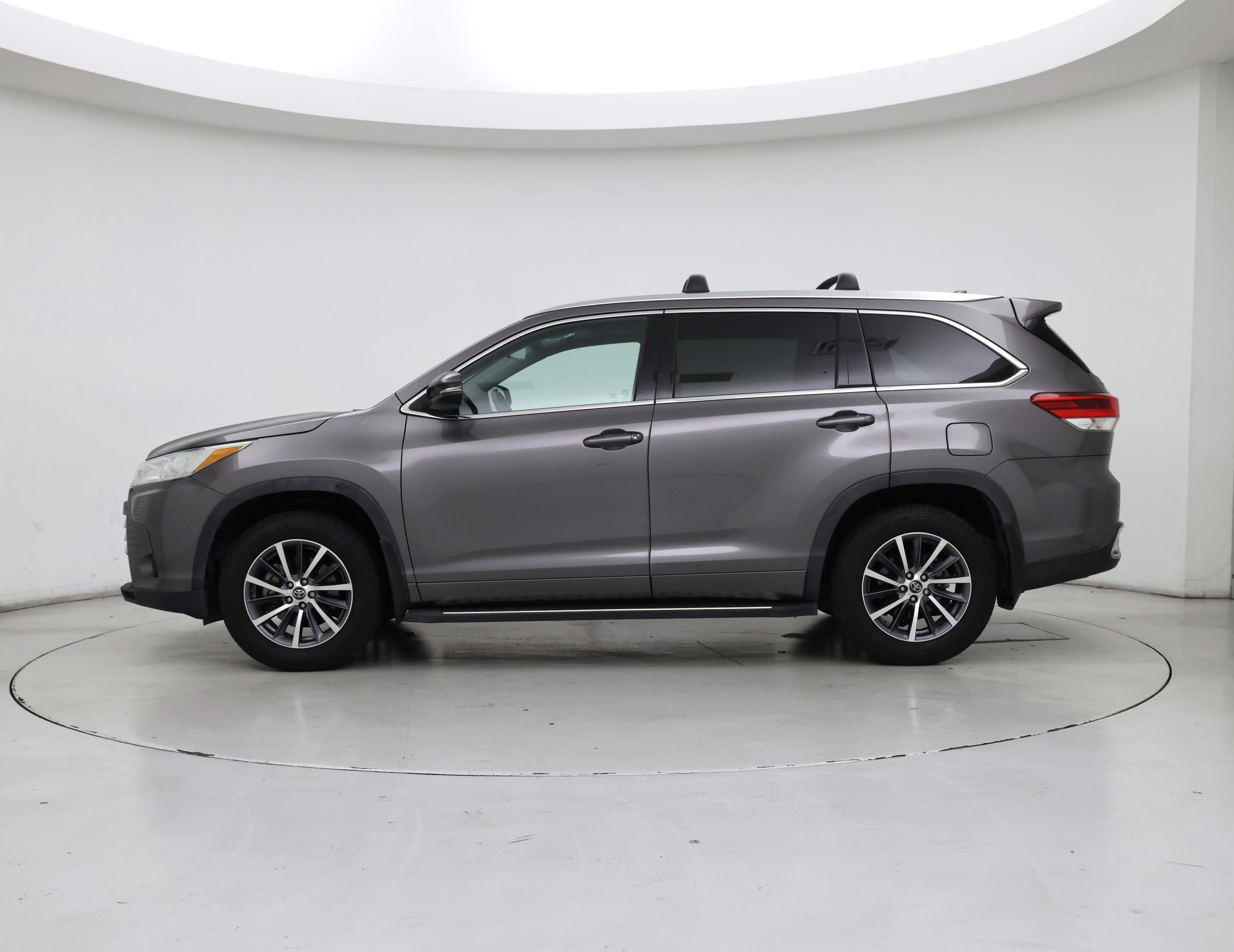 Thumbnail: 2017 Toyota Highlander - 3