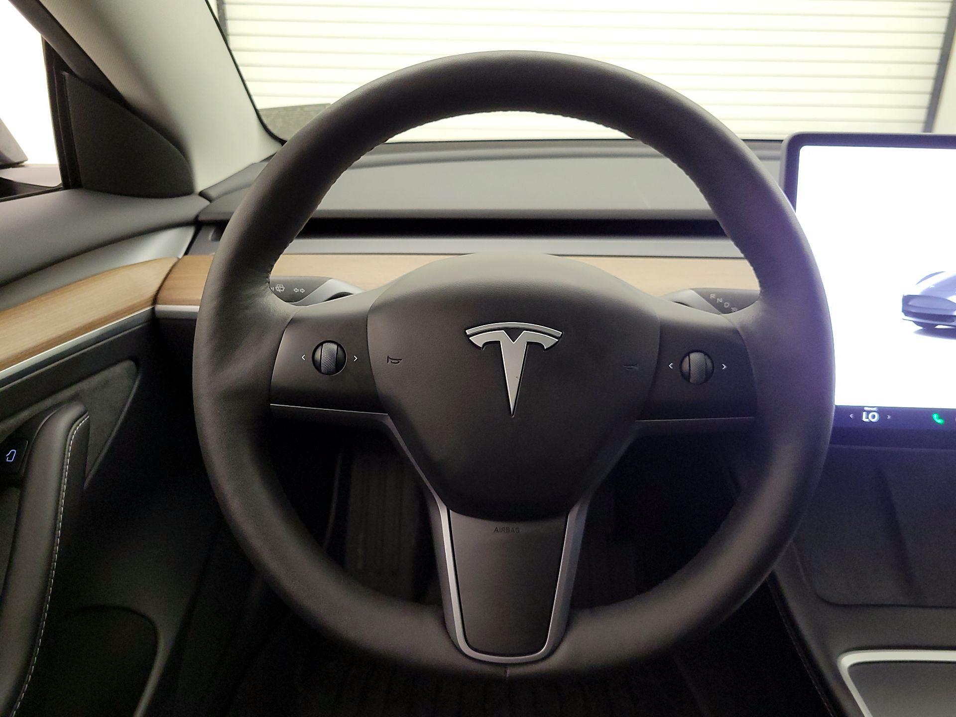 Thumbnail: 2023 Tesla Model 3 - 10