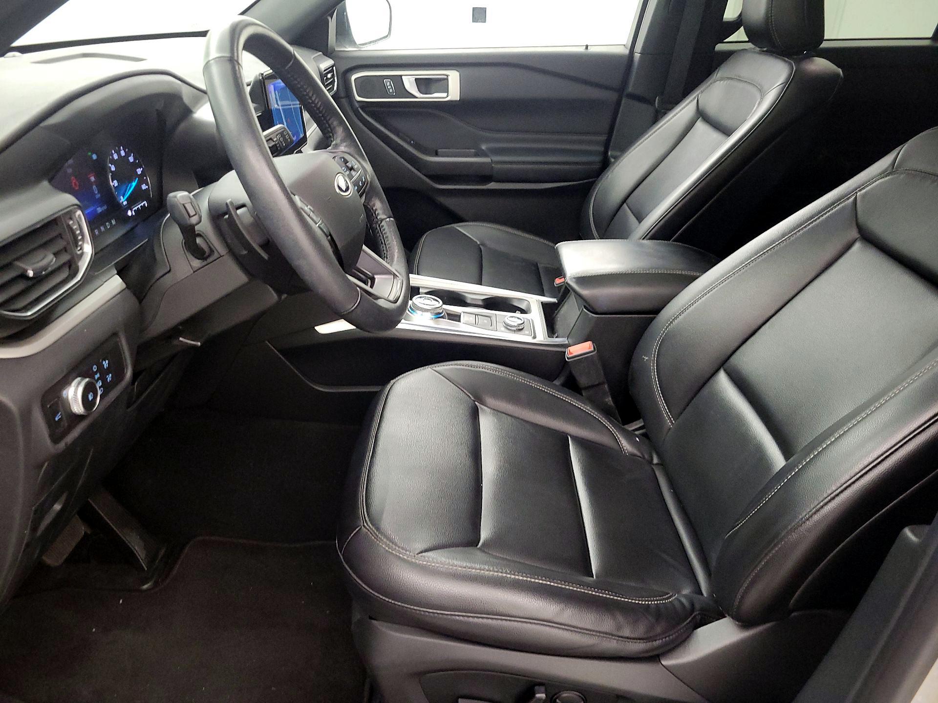 Thumbnail: 2020 Ford Explorer - 11