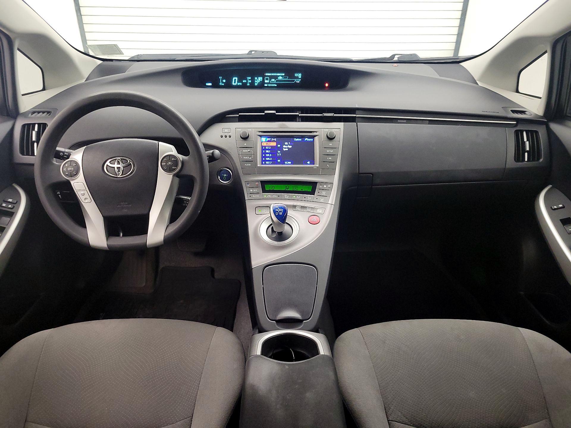 Thumbnail: 2015 Toyota Prius - 9