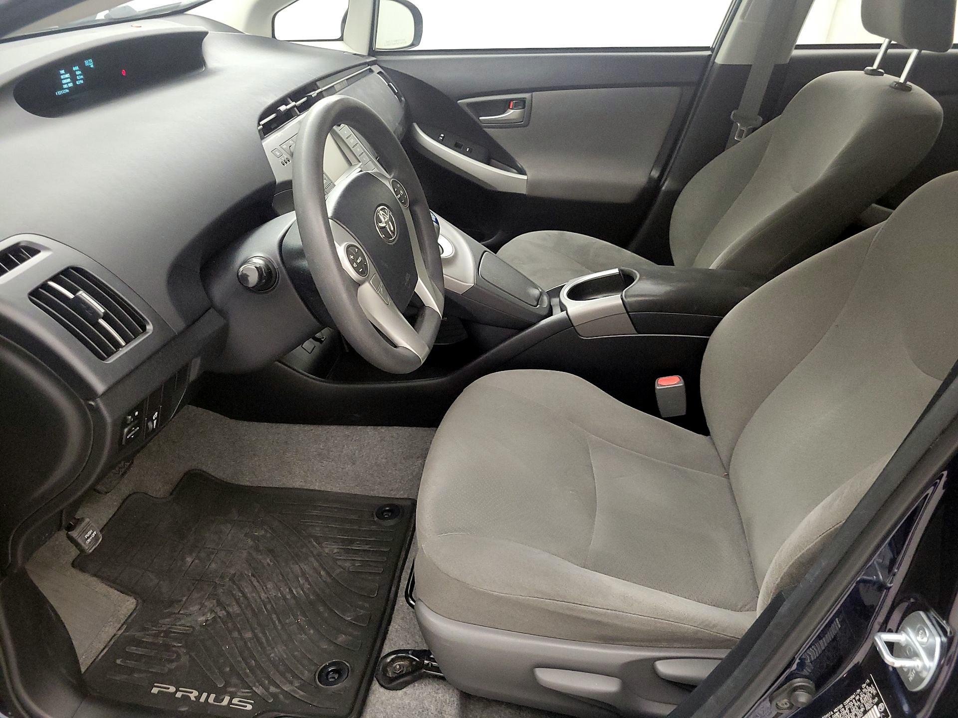 Thumbnail: 2015 Toyota Prius - 11