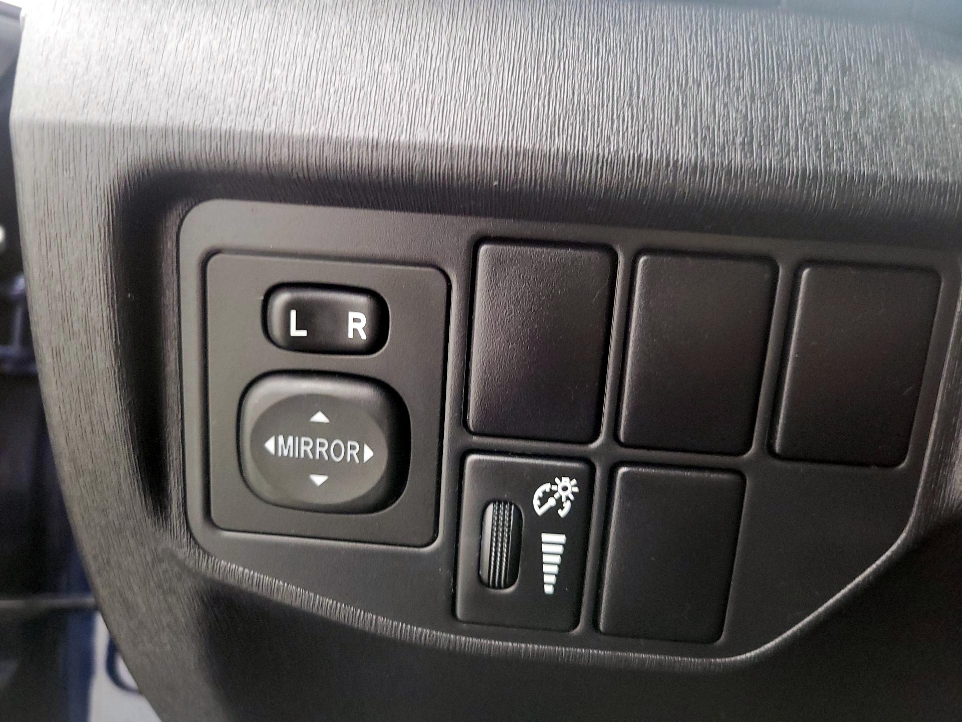 Thumbnail: 2015 Toyota Prius - 13