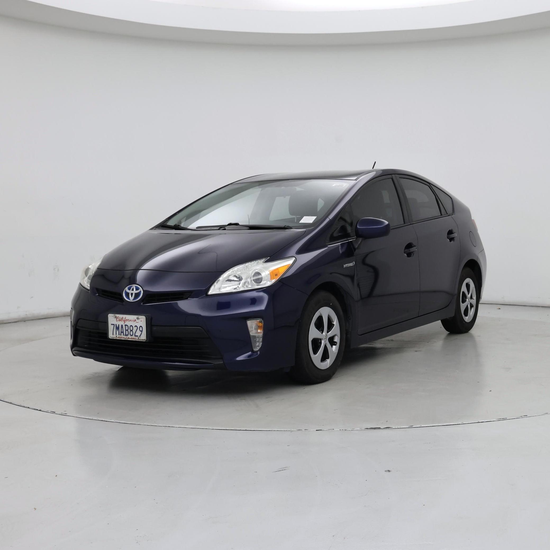 Thumbnail: 2015 Toyota Prius - 4
