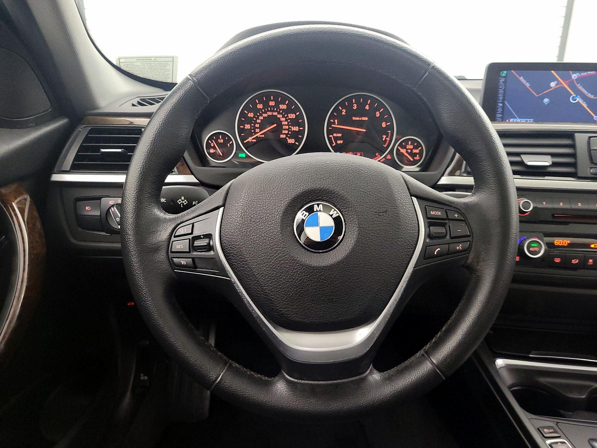 Thumbnail: 2015 BMW 3 Series - 10