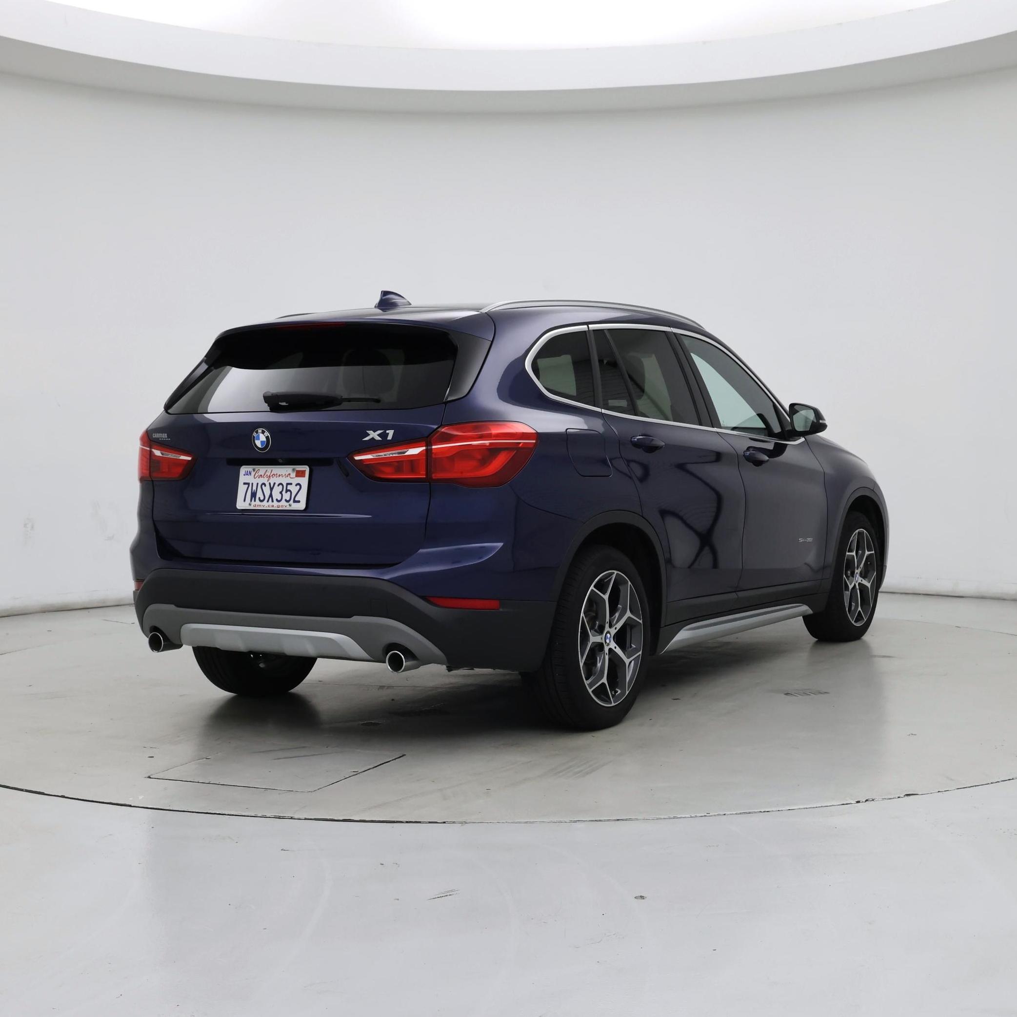 Thumbnail: 2017 BMW X1 - 8