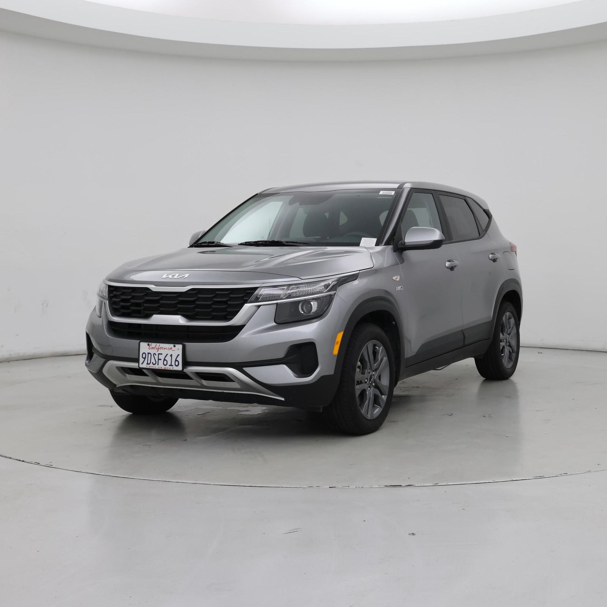 Thumbnail: 2022 Kia Seltos - 4