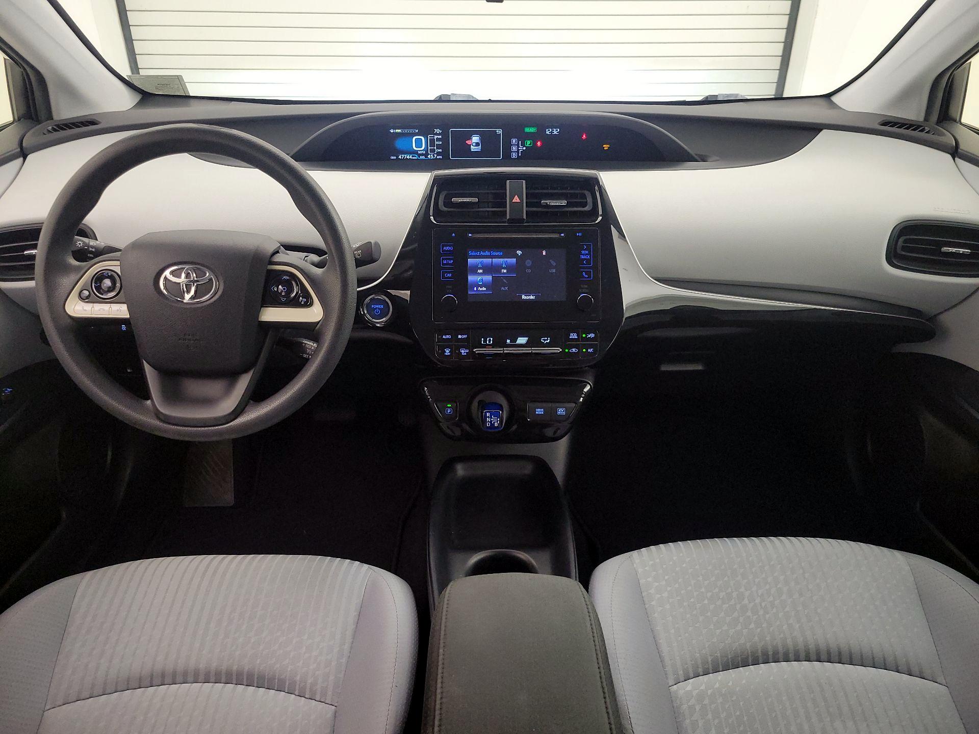 Thumbnail: 2016 Toyota Prius - 9