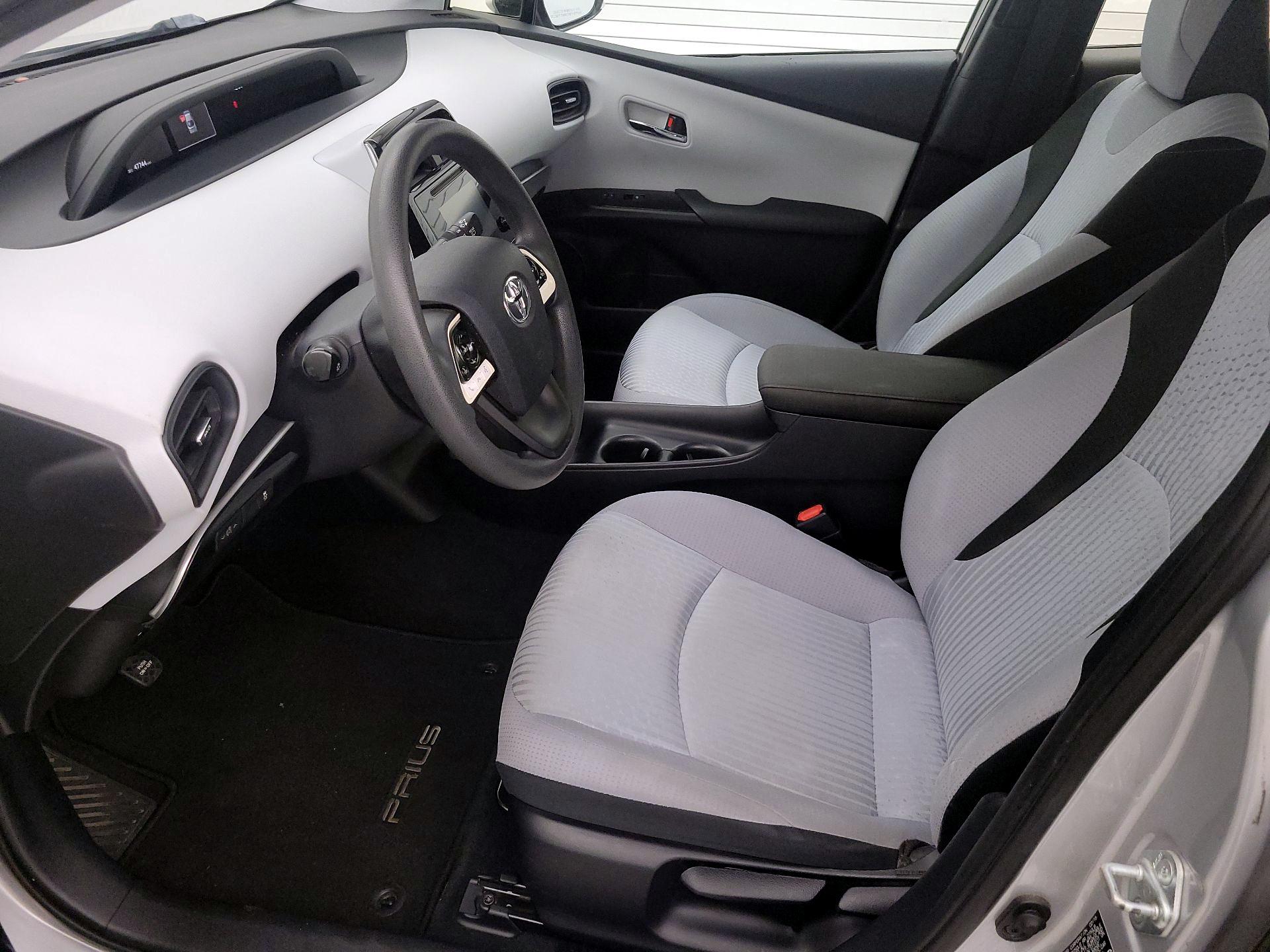 Thumbnail: 2016 Toyota Prius - 11