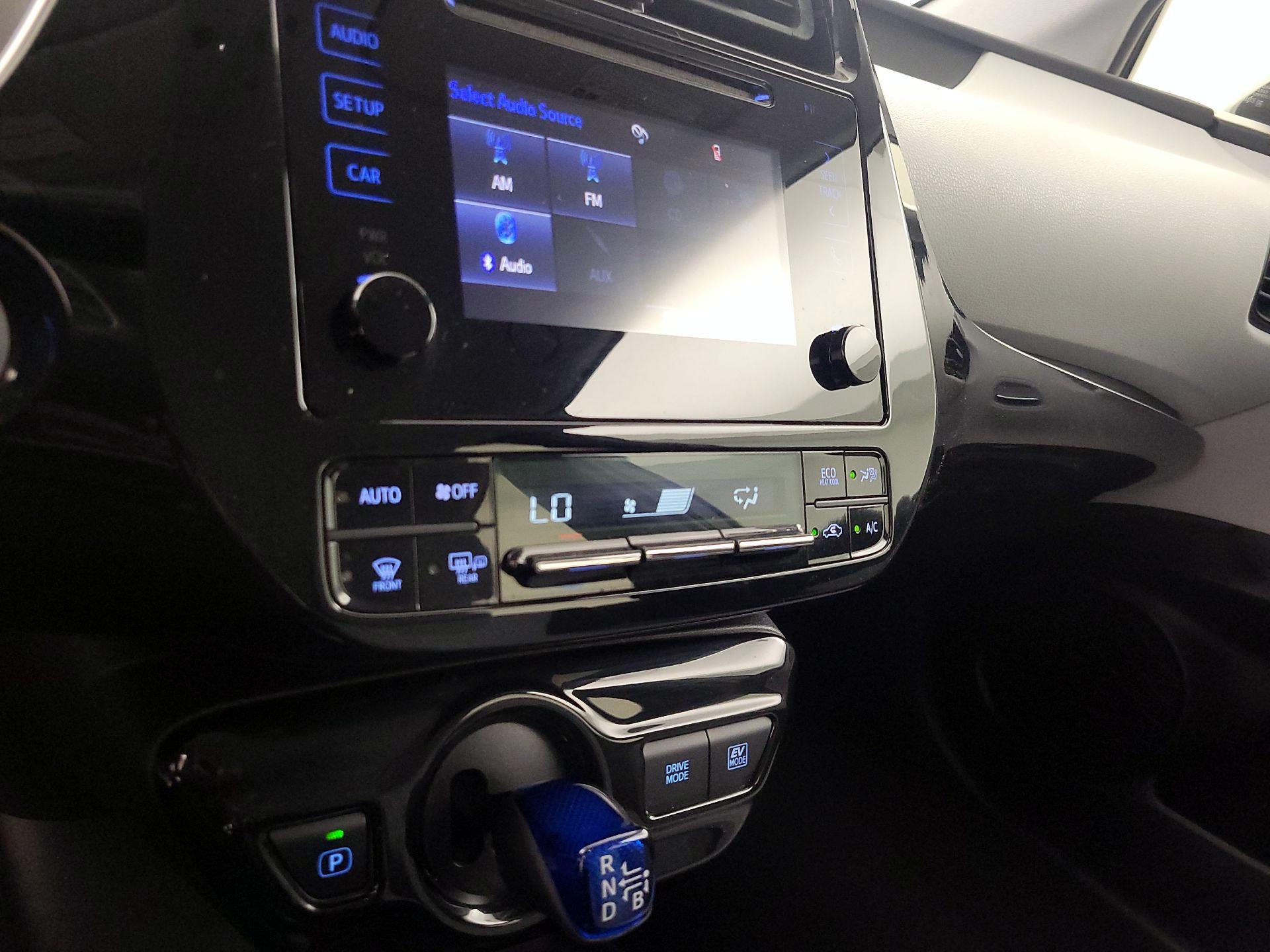Thumbnail: 2016 Toyota Prius - 16