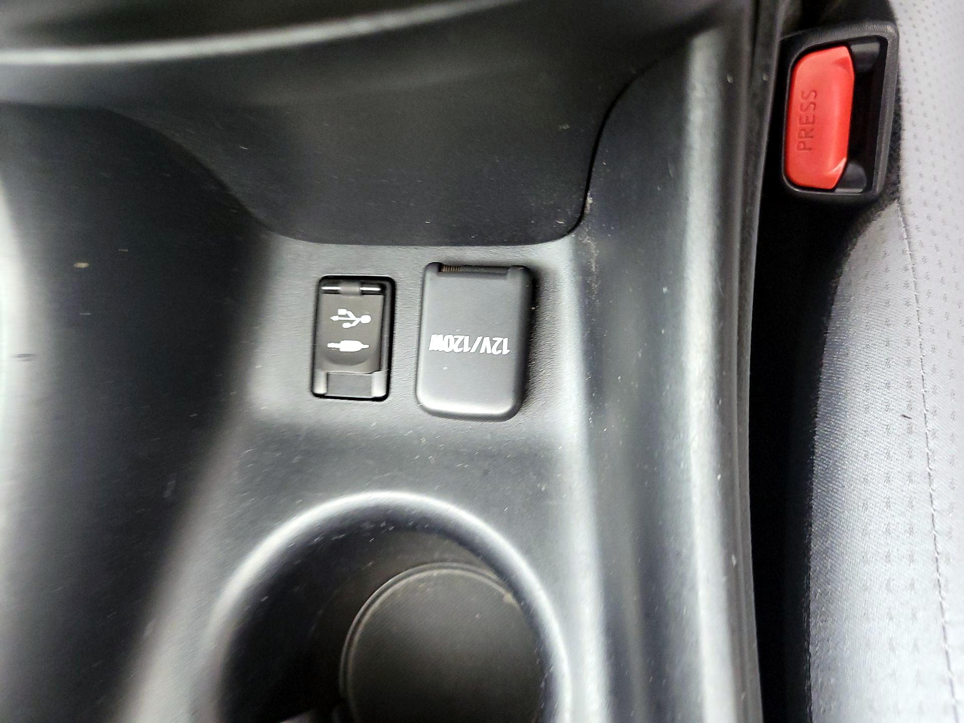 Thumbnail: 2016 Toyota Prius - 18