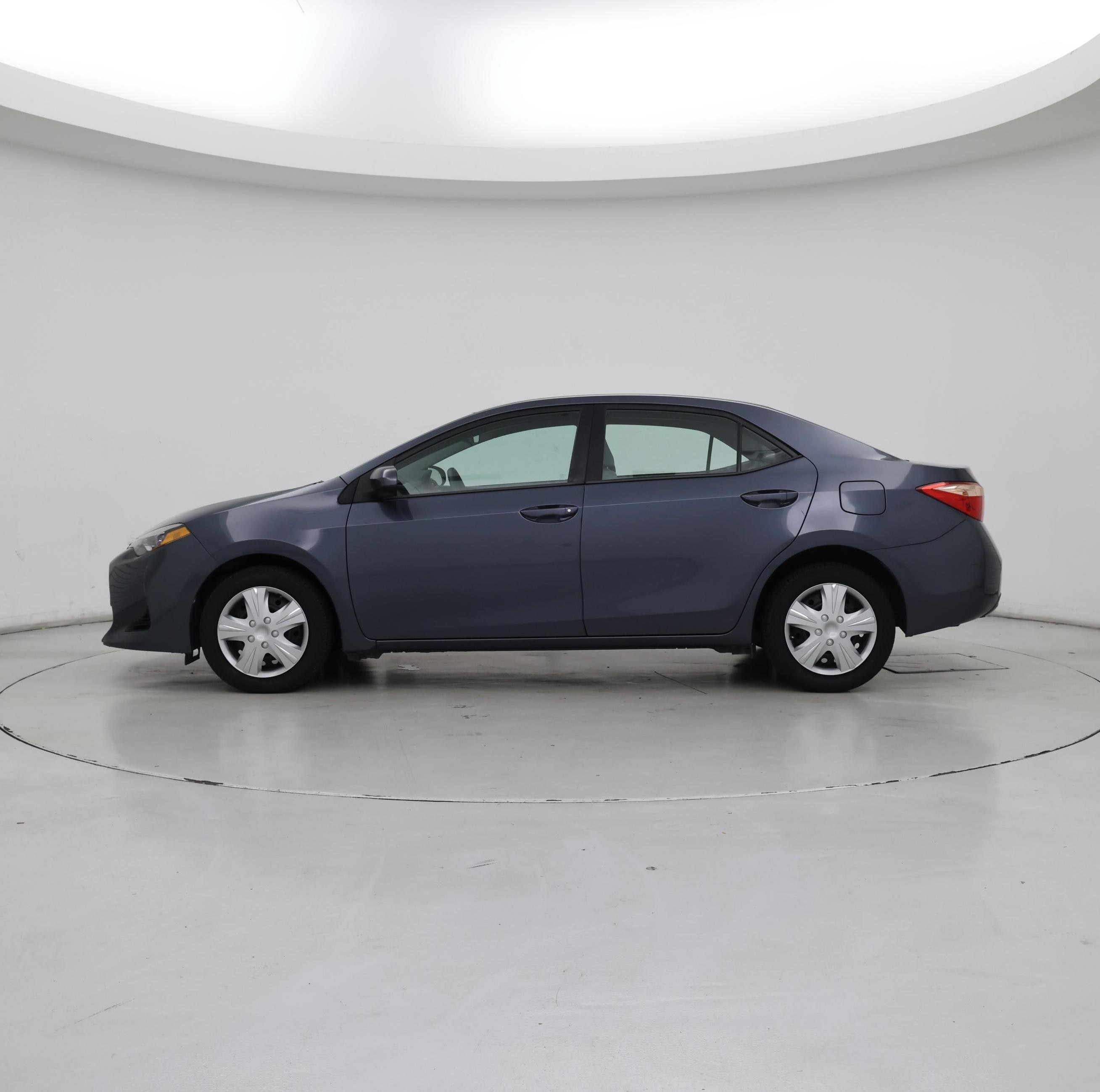 Thumbnail: 2017 Toyota Corolla - 3