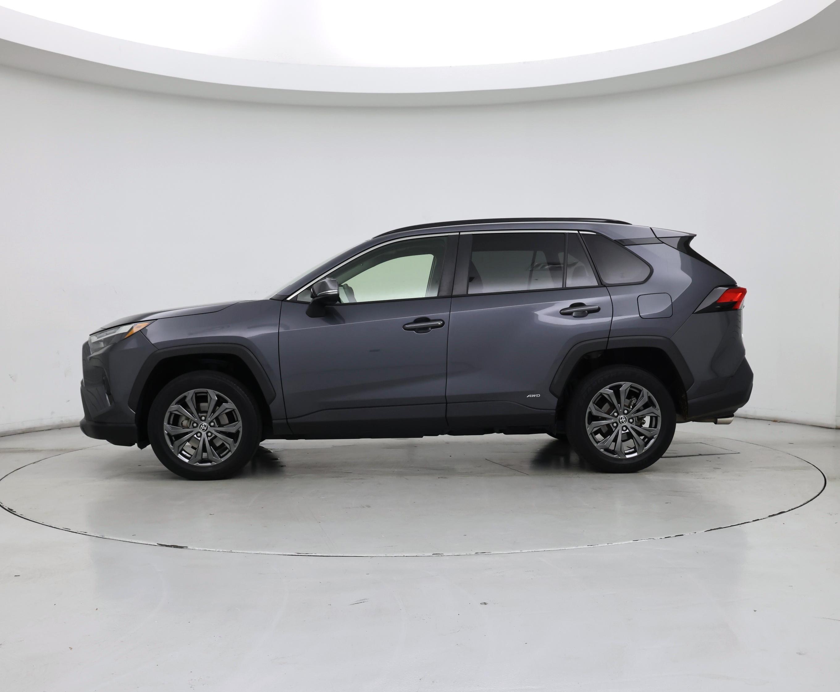 Thumbnail: 2022 Toyota RAV4 - 3