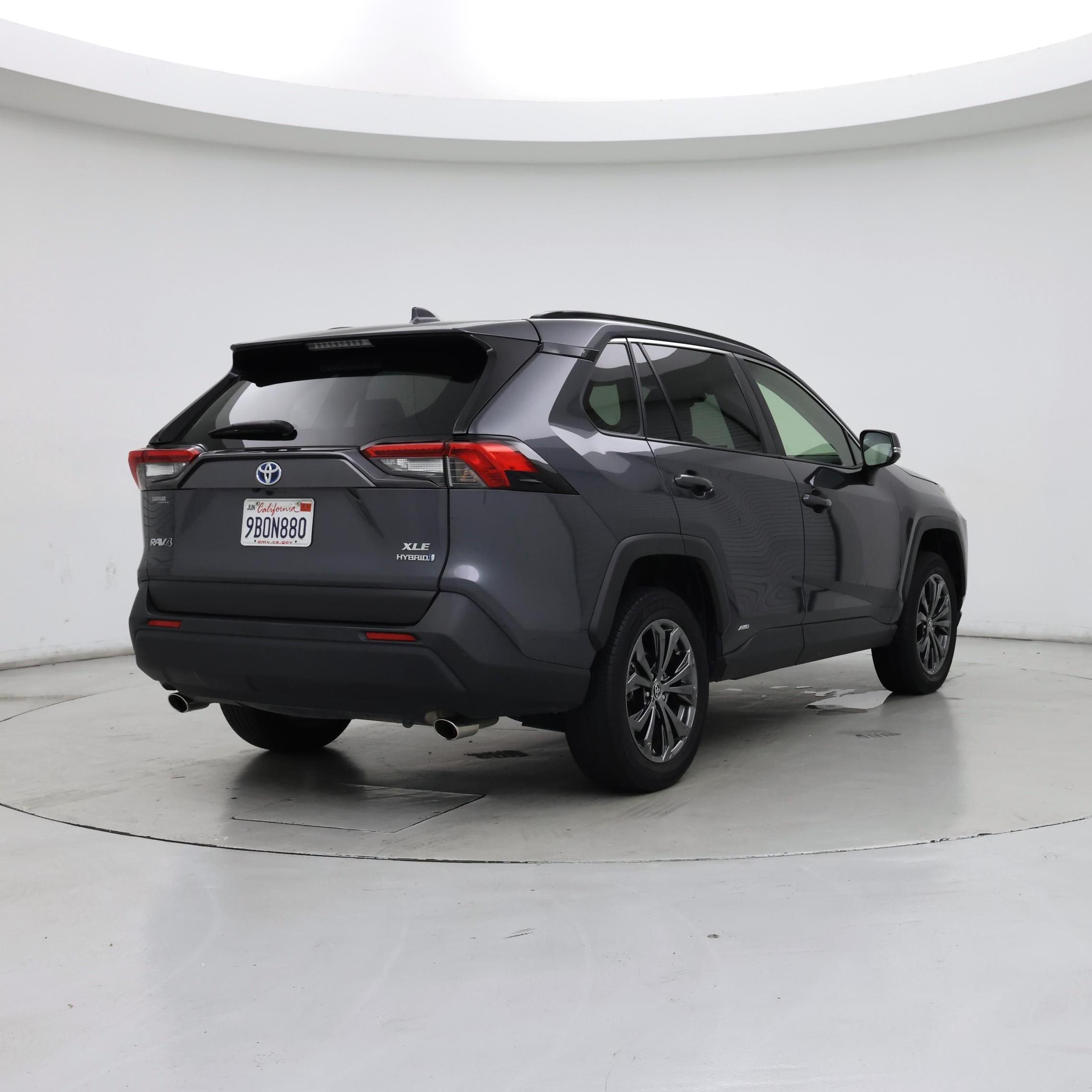Thumbnail: 2022 Toyota RAV4 - 8