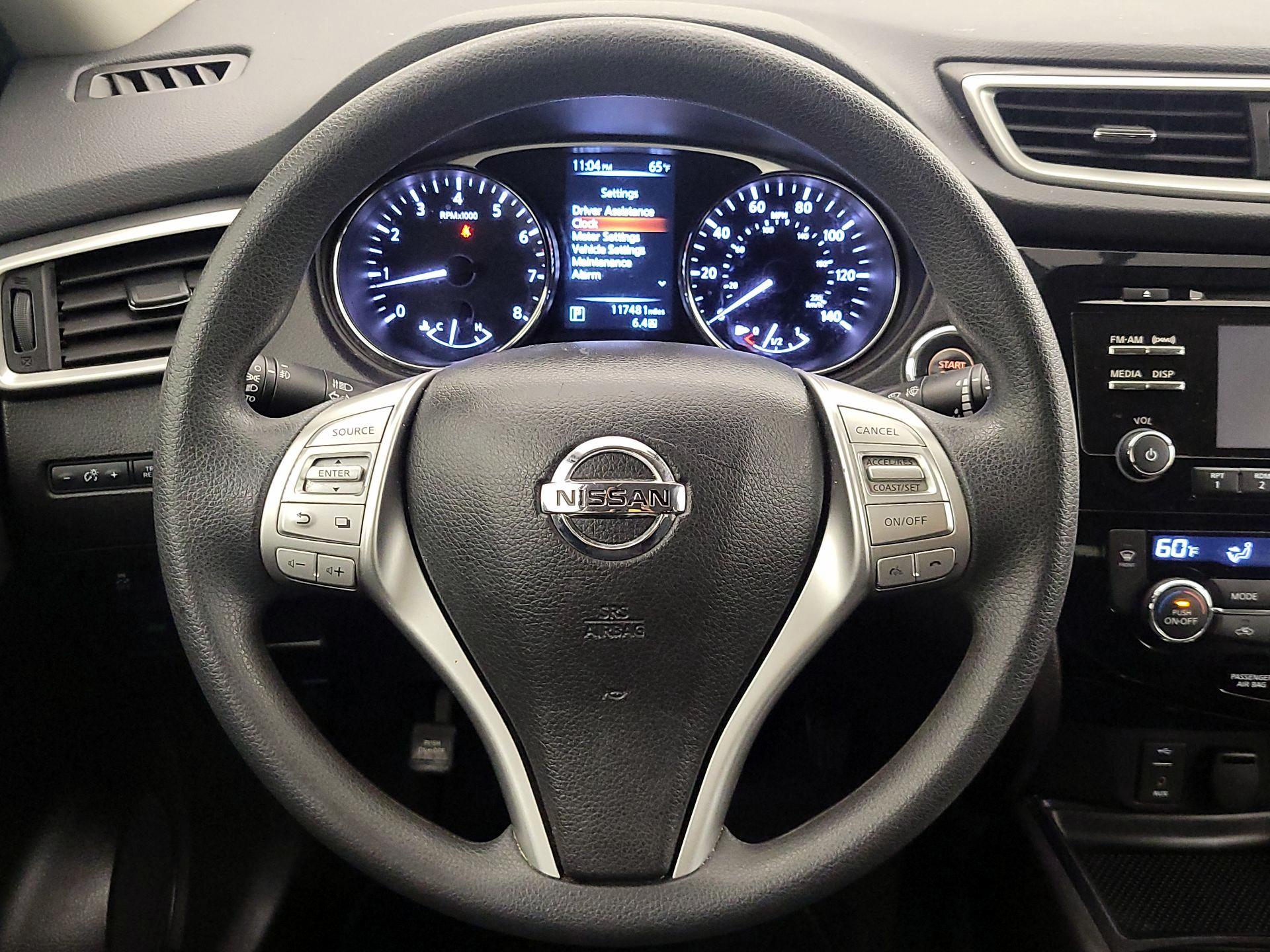 Thumbnail: 2016 Nissan Rogue - 10