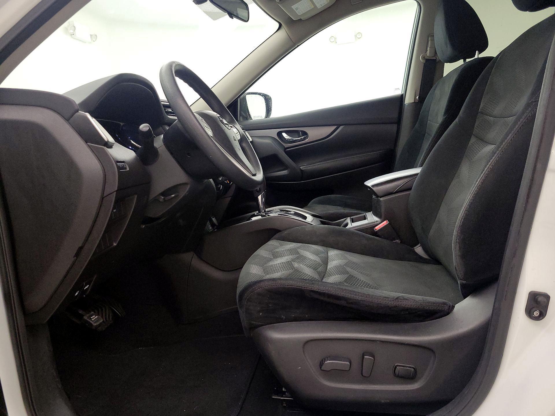 Thumbnail: 2016 Nissan Rogue - 11