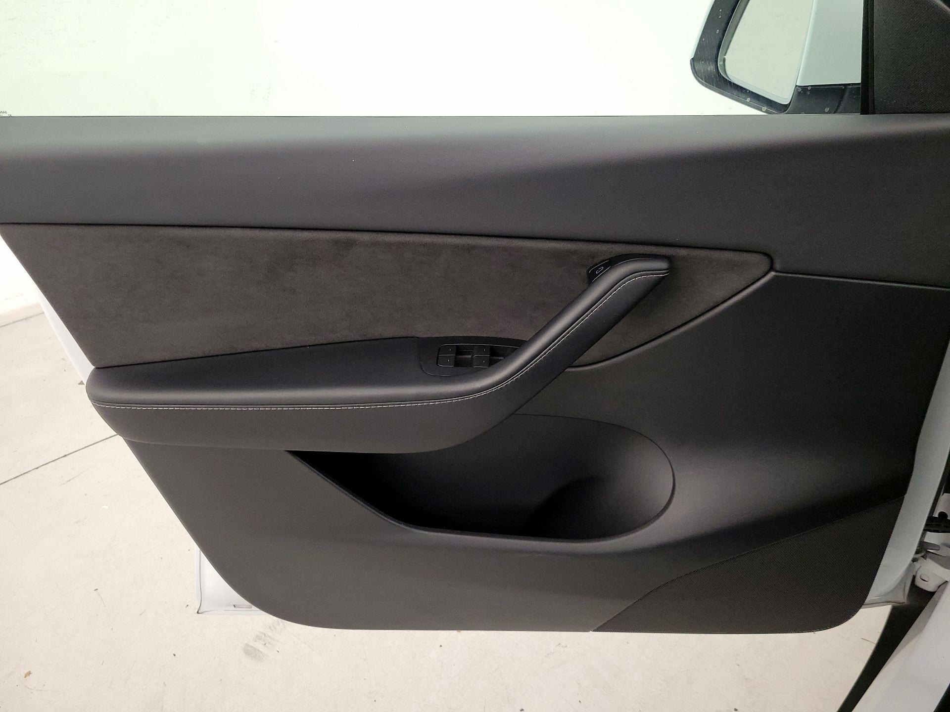 Thumbnail: 2021 Tesla Model Y - 12