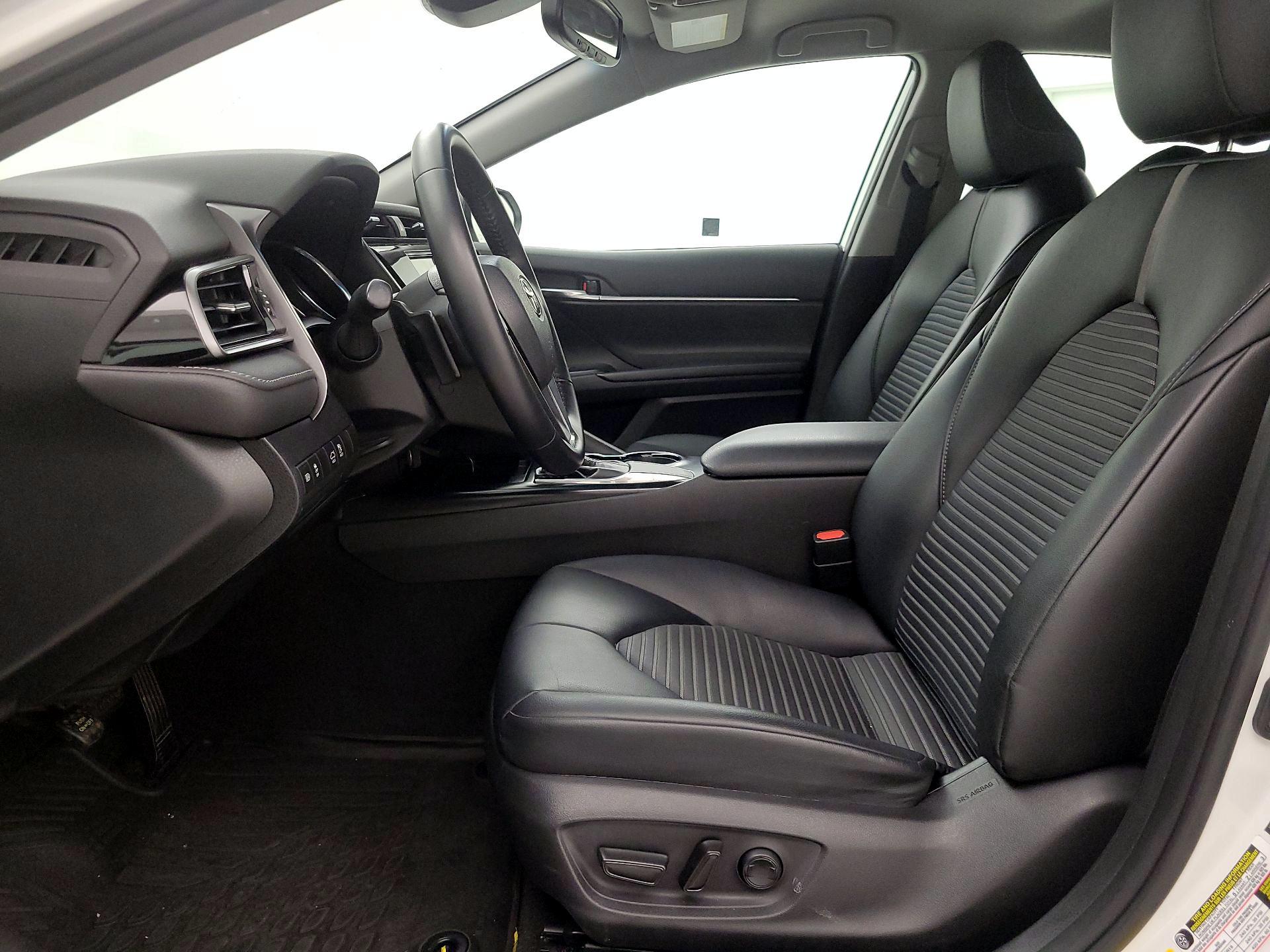 Thumbnail: 2019 Toyota Camry - 11